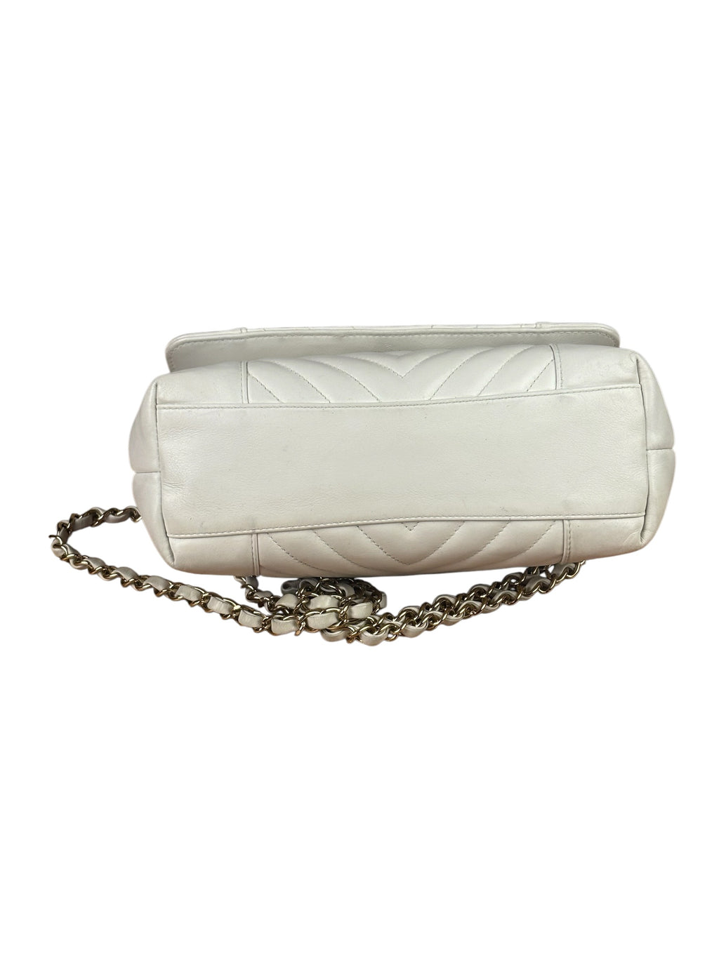 Chanel White Lambskin Chevron-Quilted Flap Bag 2019
