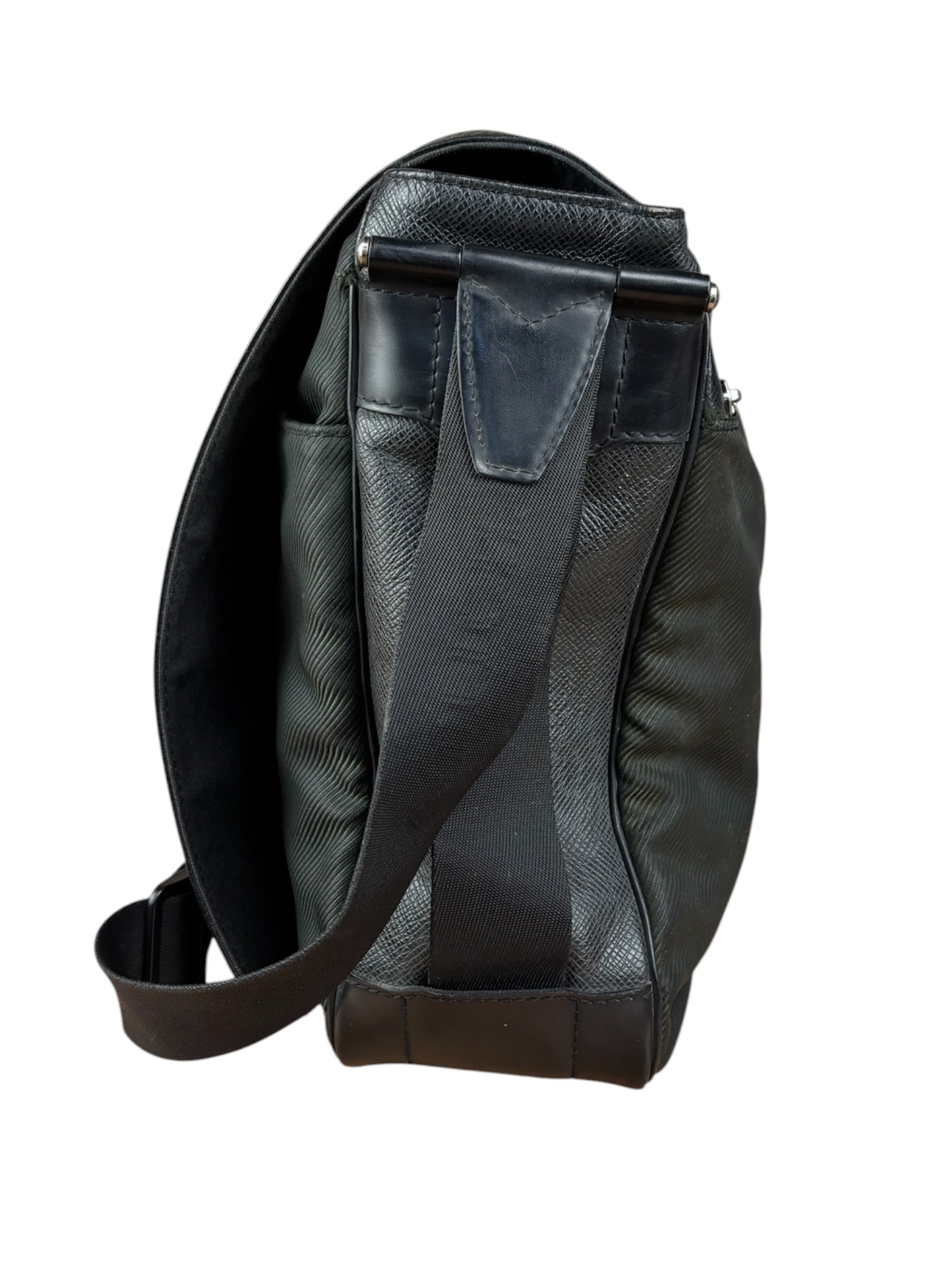 Louis Vuitton Black Leather Taiga Viktor Messenger Bag