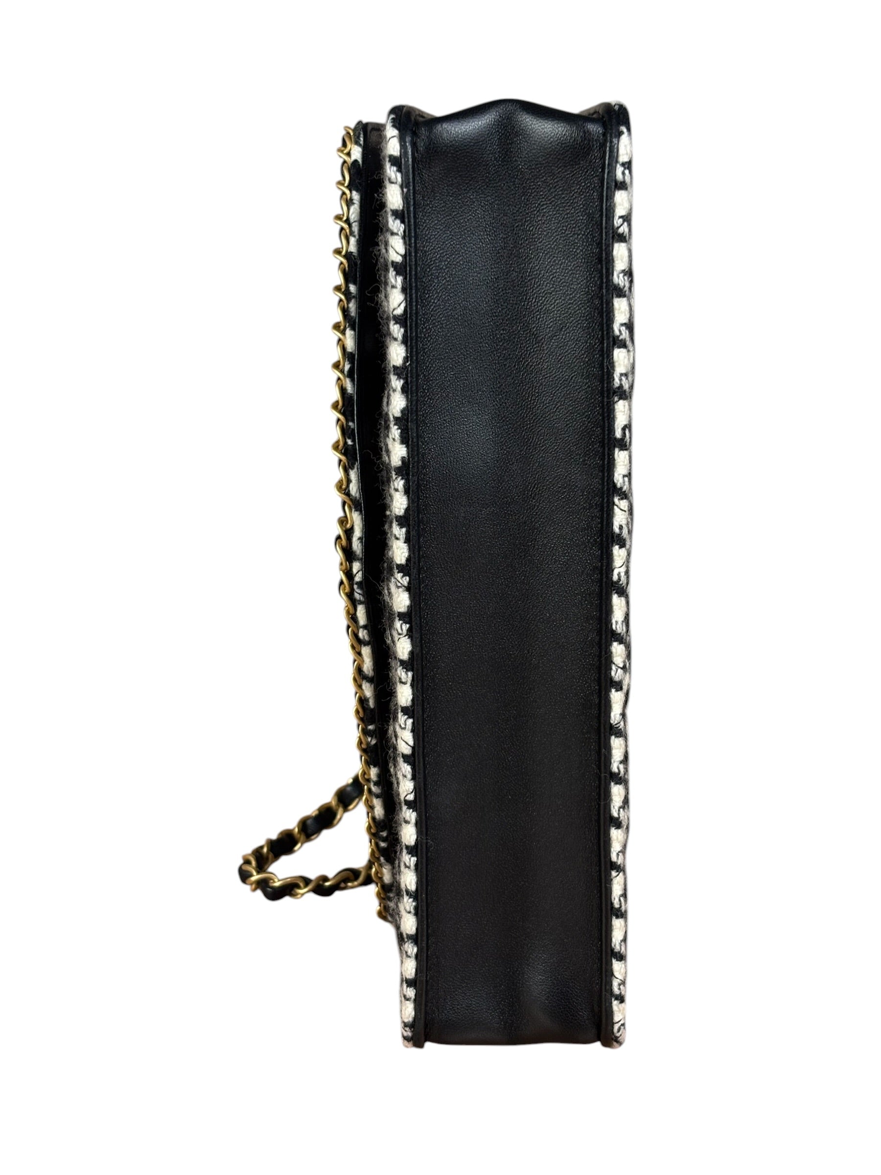 Chanel Houndstooth Tweed Heart Chain Flap Bag 2024