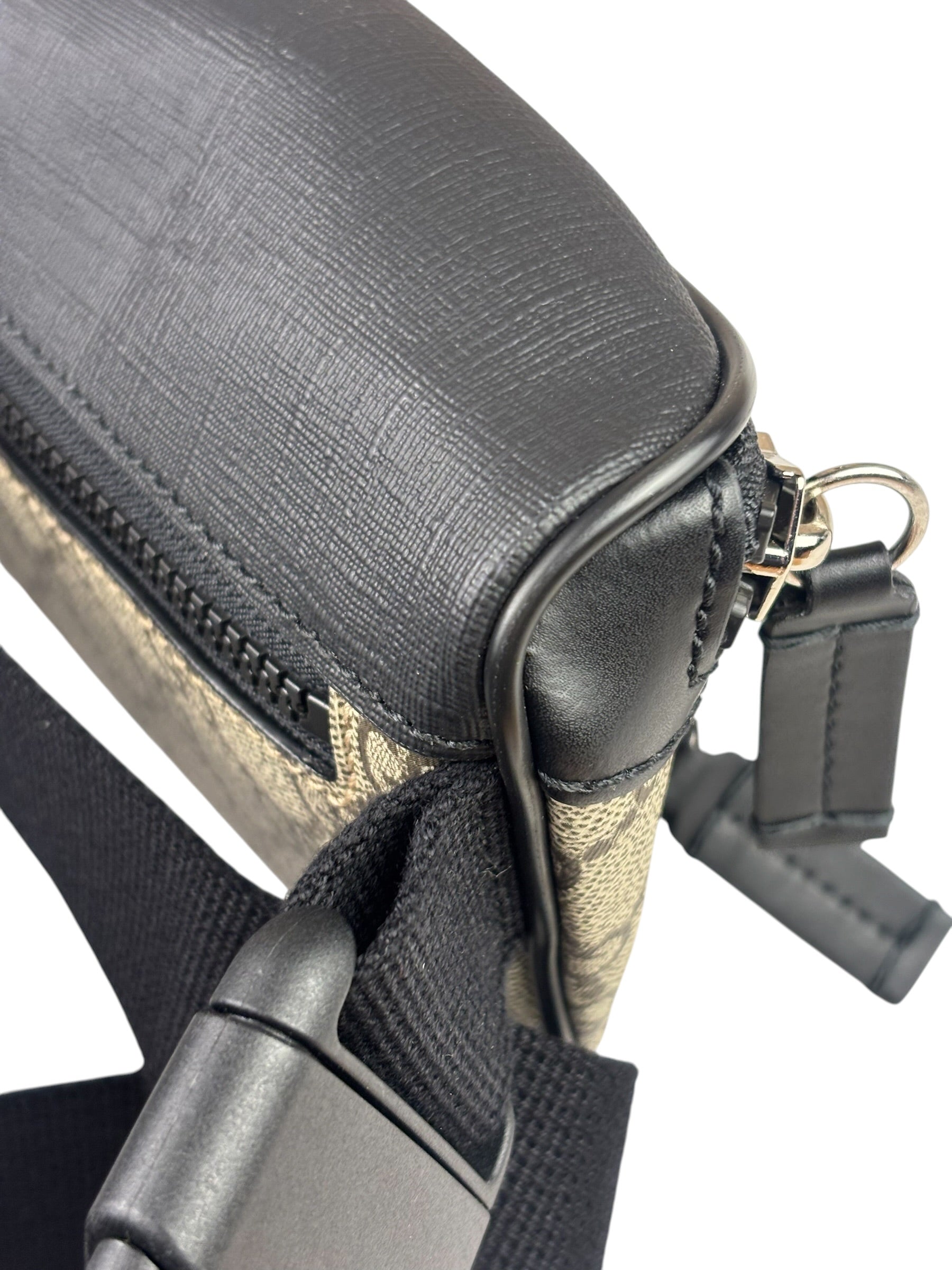 Gucci Beige/Black Leather GG Eden Belt Bag