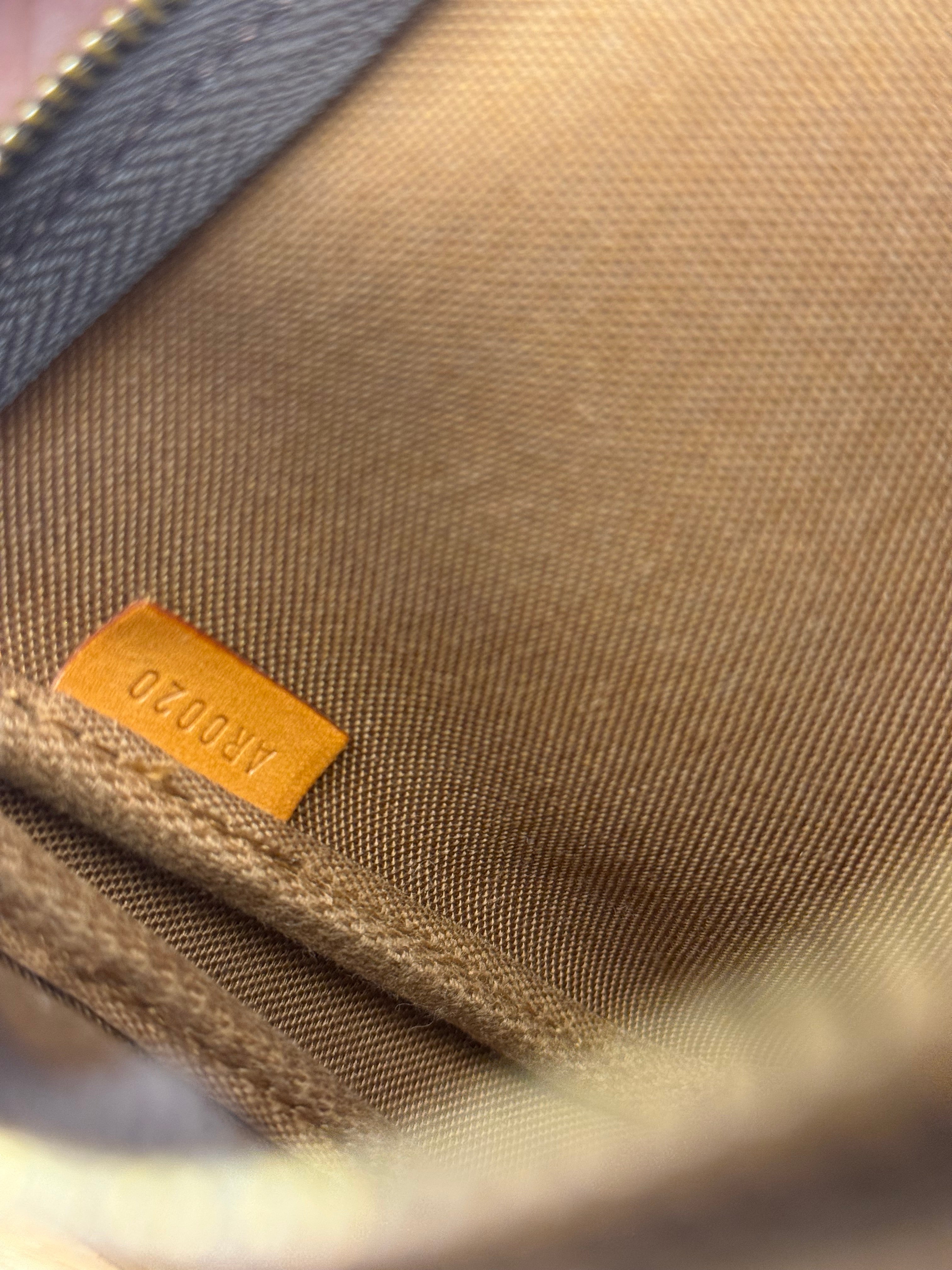 Louis Vuitton Vintage Monogram Pochette