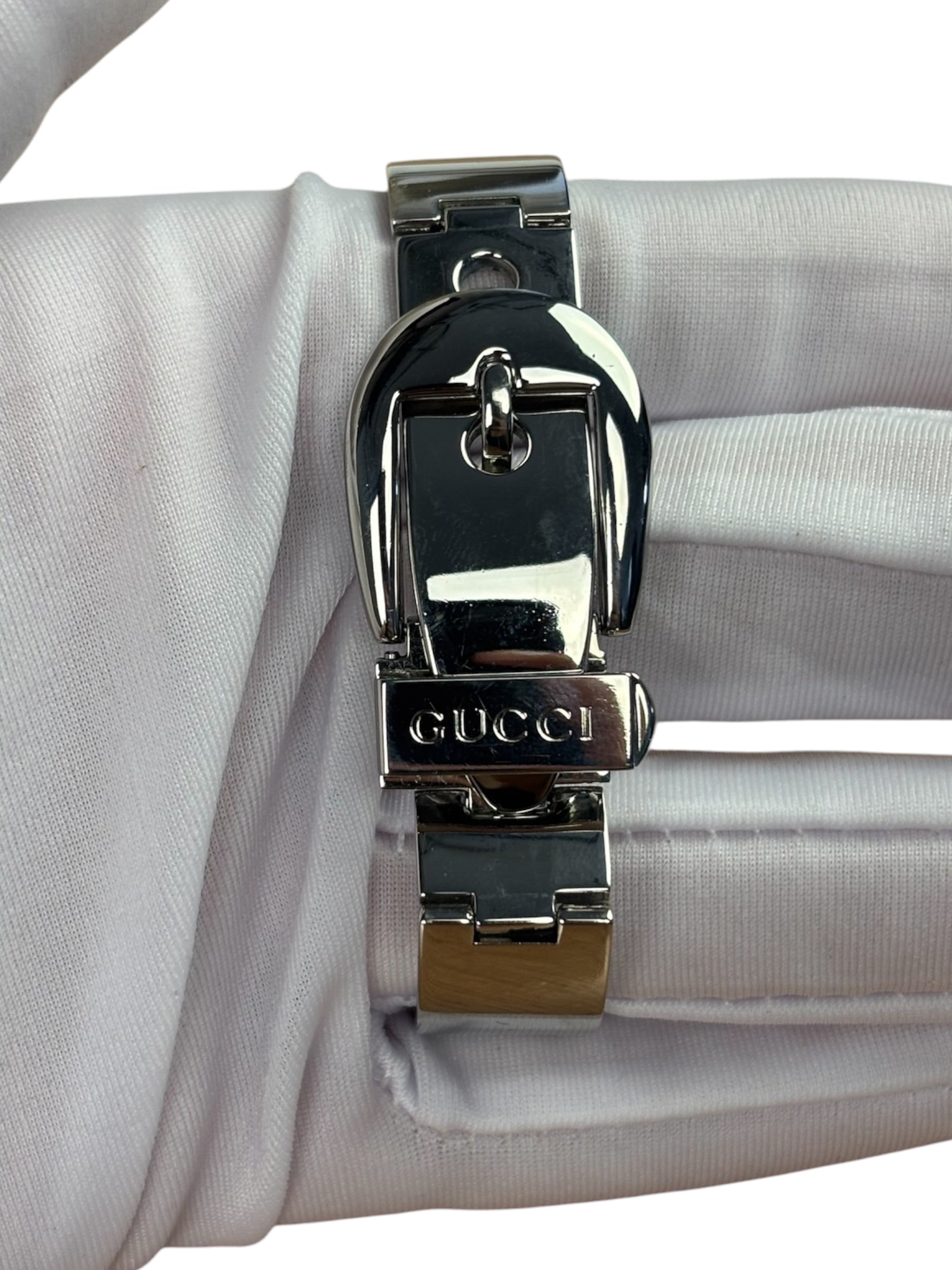 Gucci 6700 L Silver Round Dial Belt Buckle