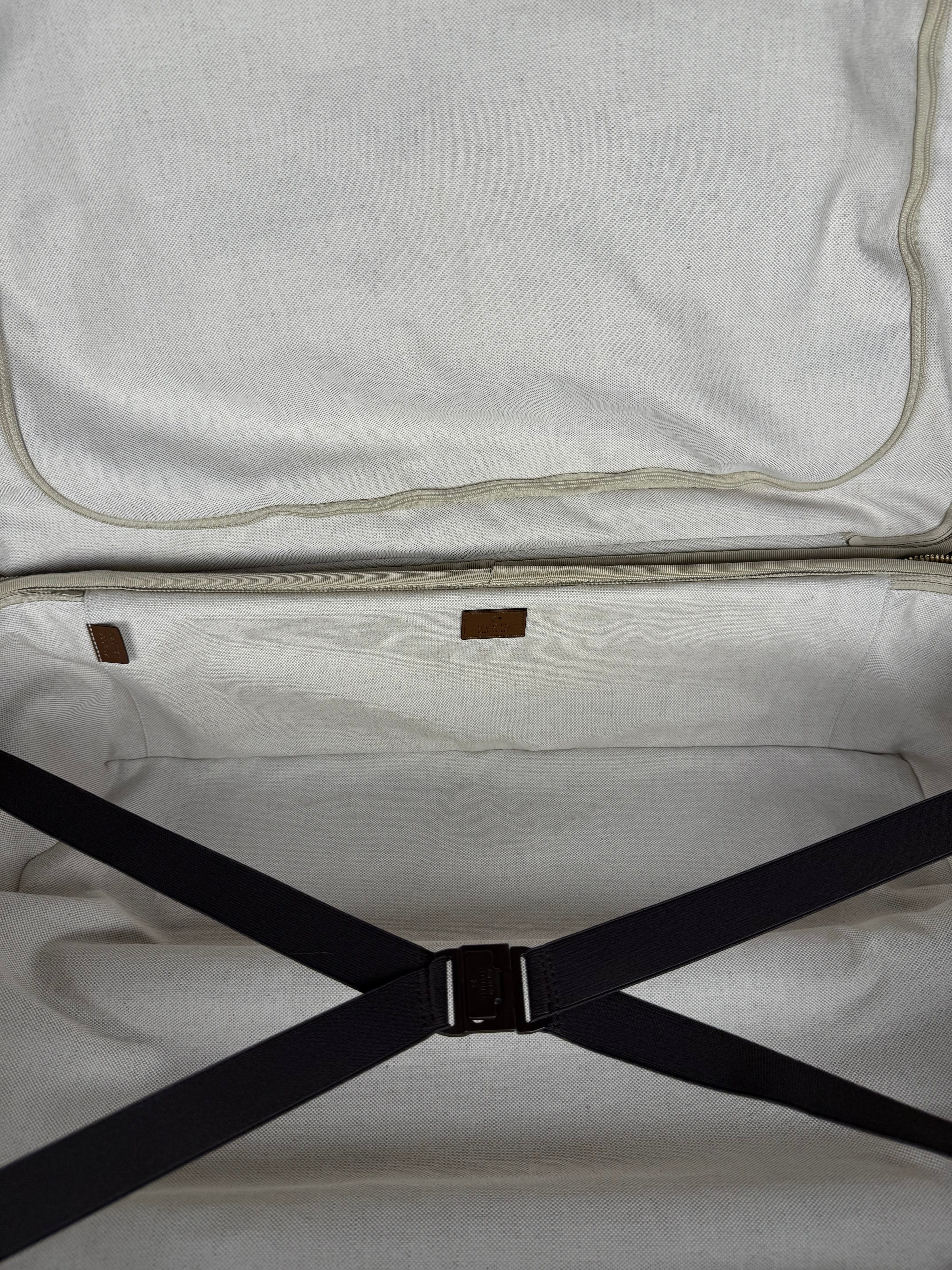 Gucci GG Supreme Medium Trolley Luggage