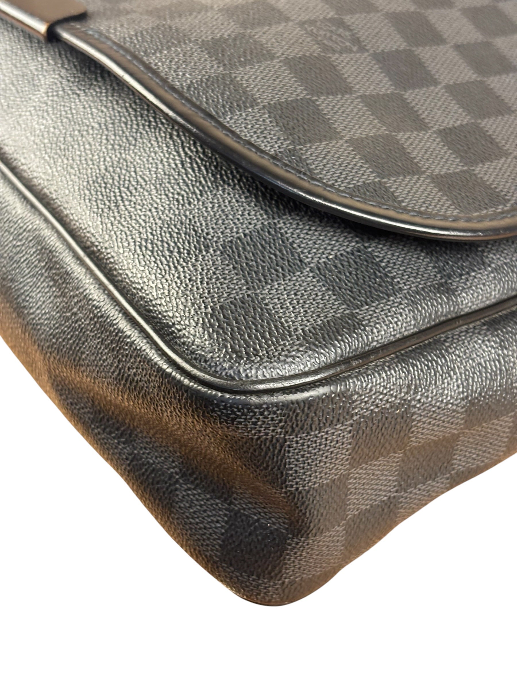 Louis Vuitton Damier Graphite Daniel Messenger Bag