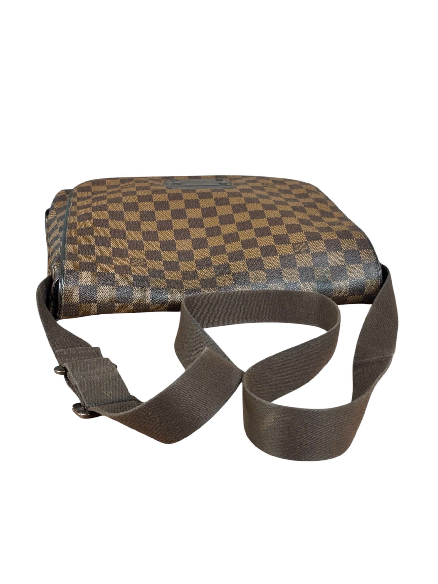 Louis Vuitton Damier Ebene Messenger Shoulder Bag