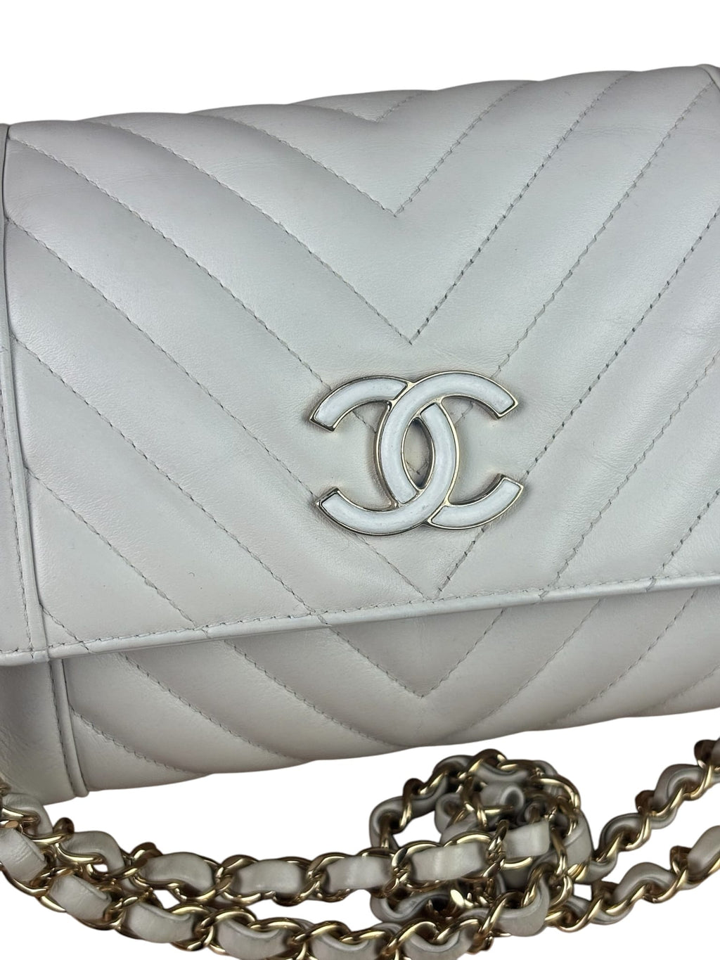 Chanel White Lambskin Chevron-Quilted Flap Bag 2019
