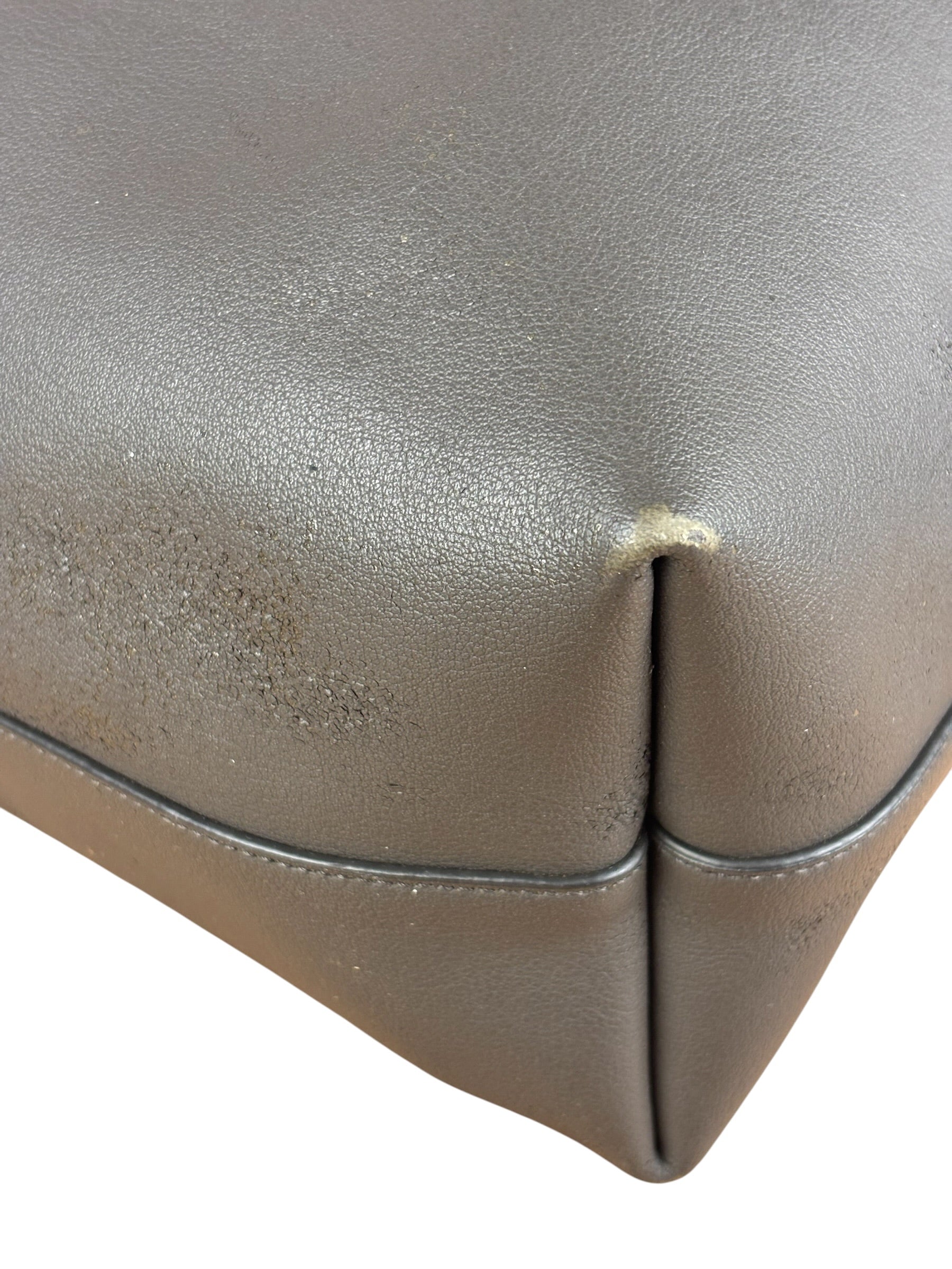 Yves Saint Laurent Leather East-West Shopping Tote Bag