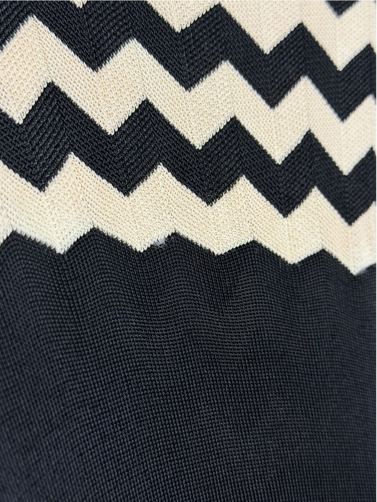 90s Fendi Black/White Wavy Stripe Knitted Shirt