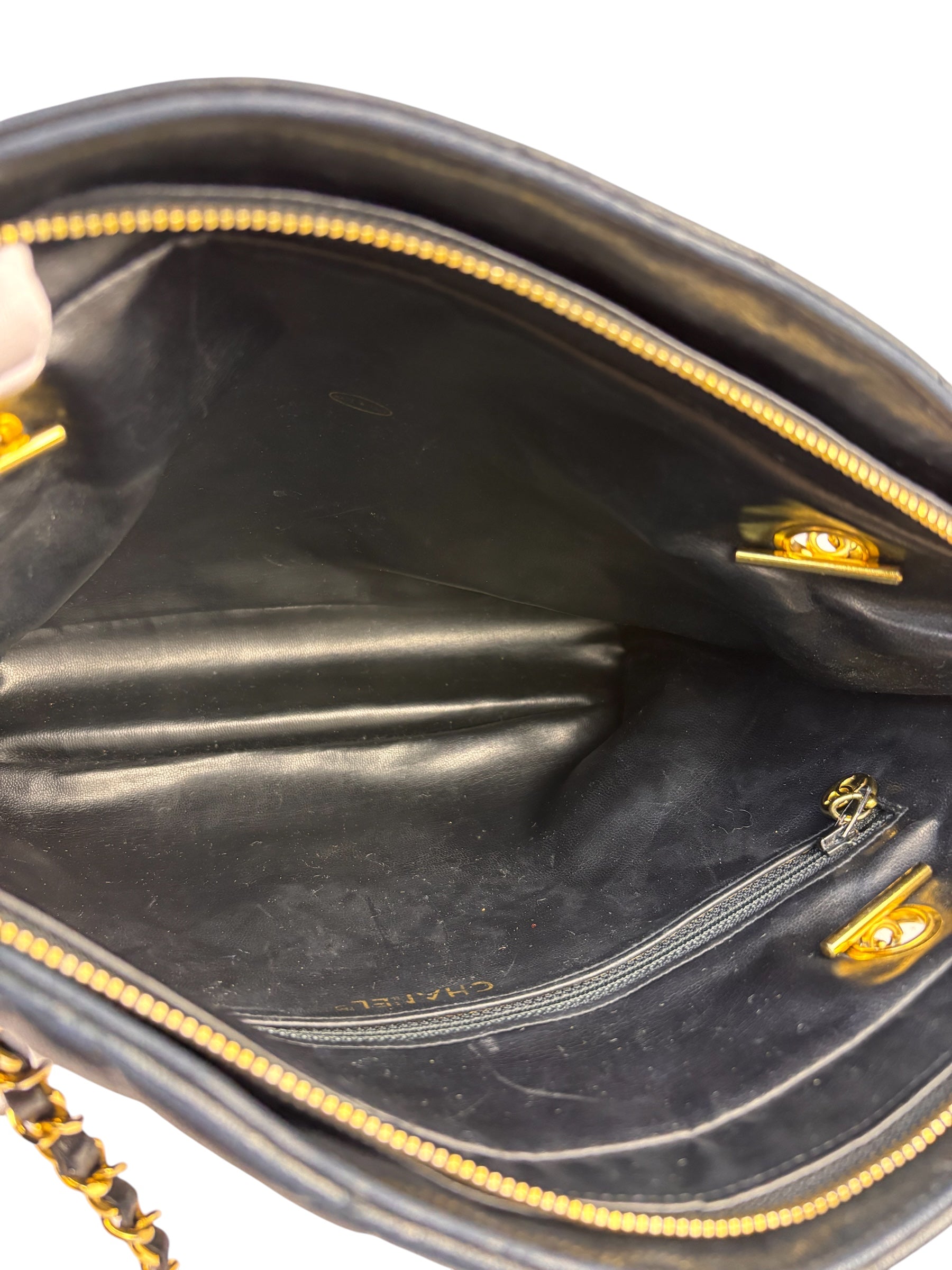Chanel Vintage Black Quilted Lambskin Chain Shoulder Bag 1989