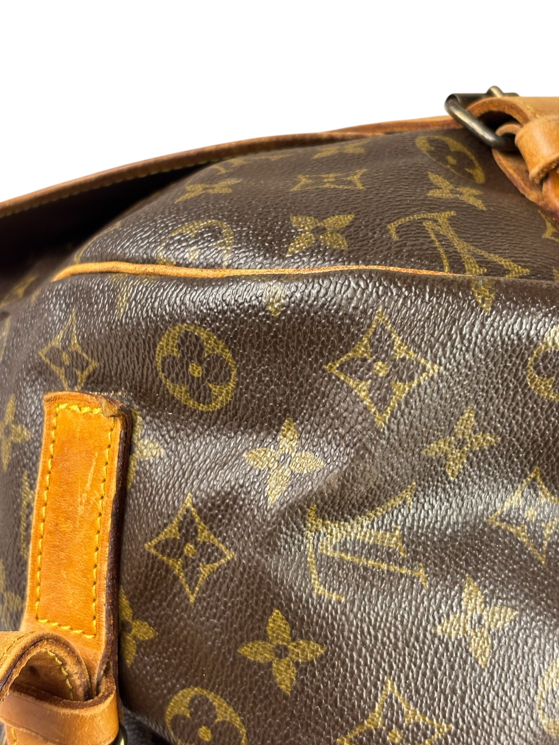 Louis Vuitton Monogram Saumur 43 Messenger Bag