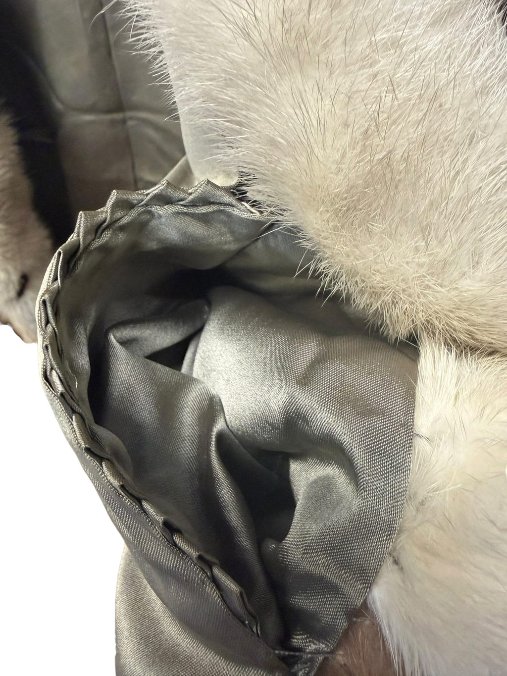Vintage Glycine Cream/Light Brown Mink Collar/Persian Lamb Mid-Length Fur Coat