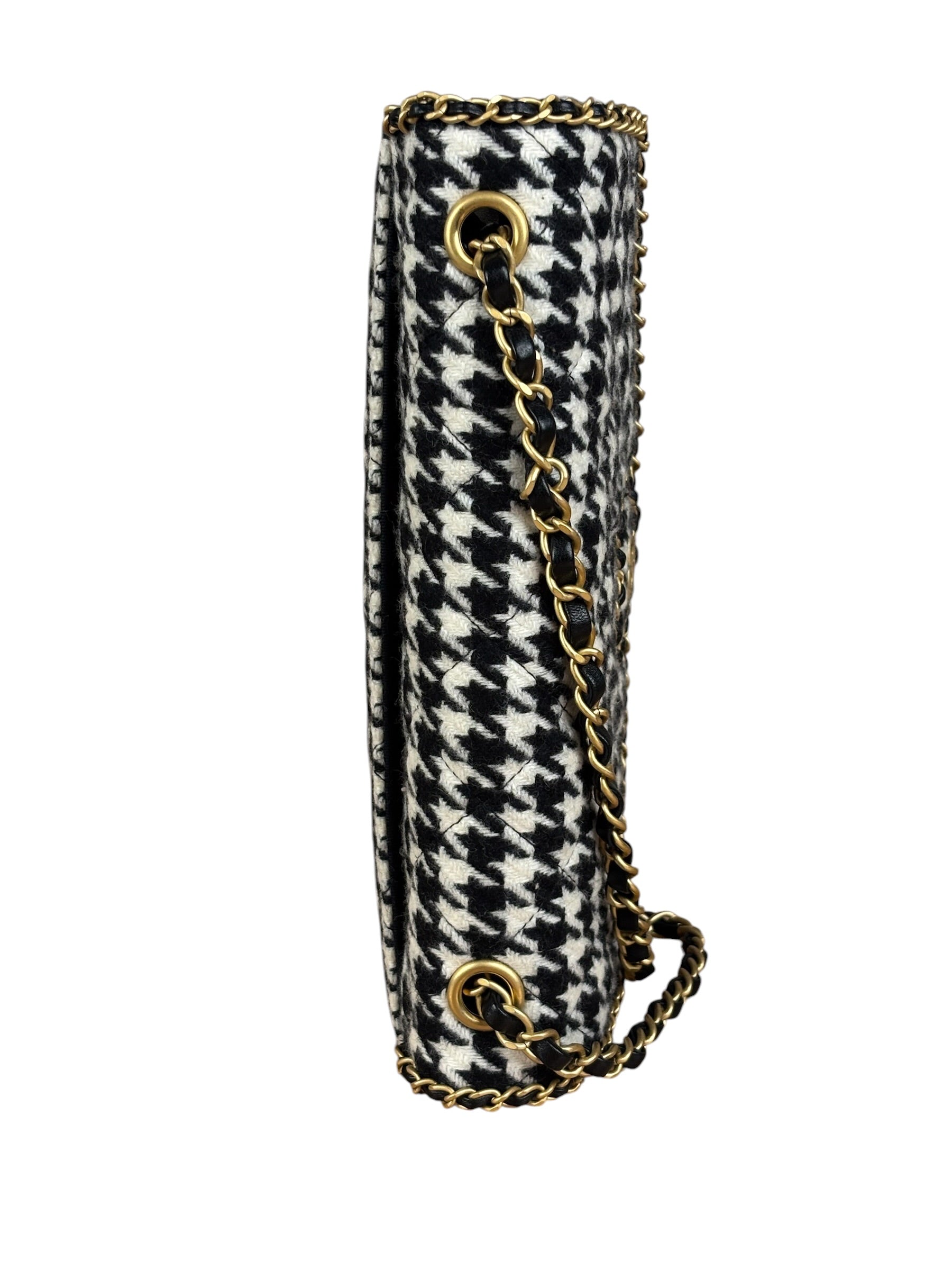 Chanel Houndstooth Tweed Heart Chain Flap Bag 2024