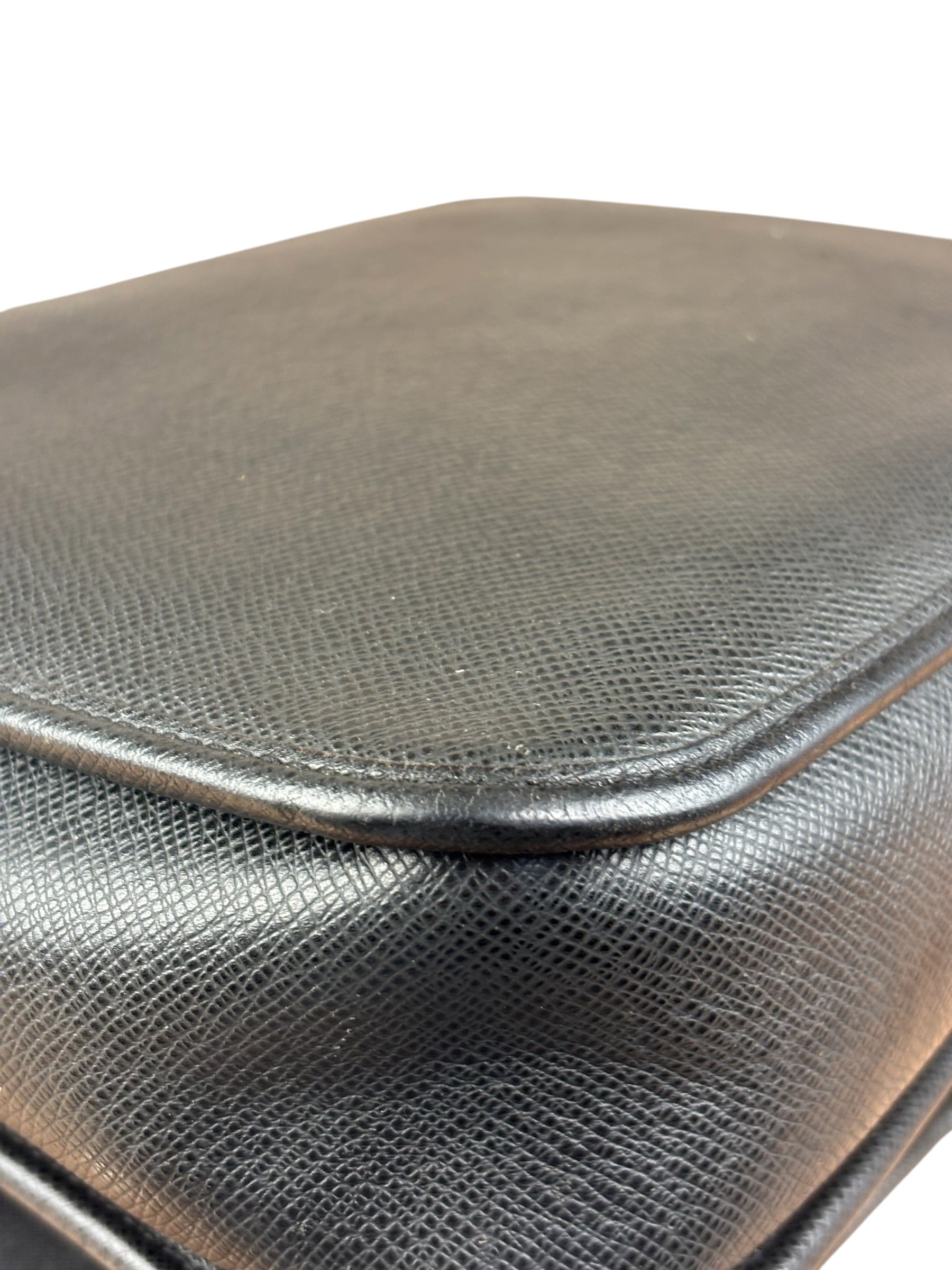 Louis Vuitton Black Leather Taiga Andrei Messenger Bag