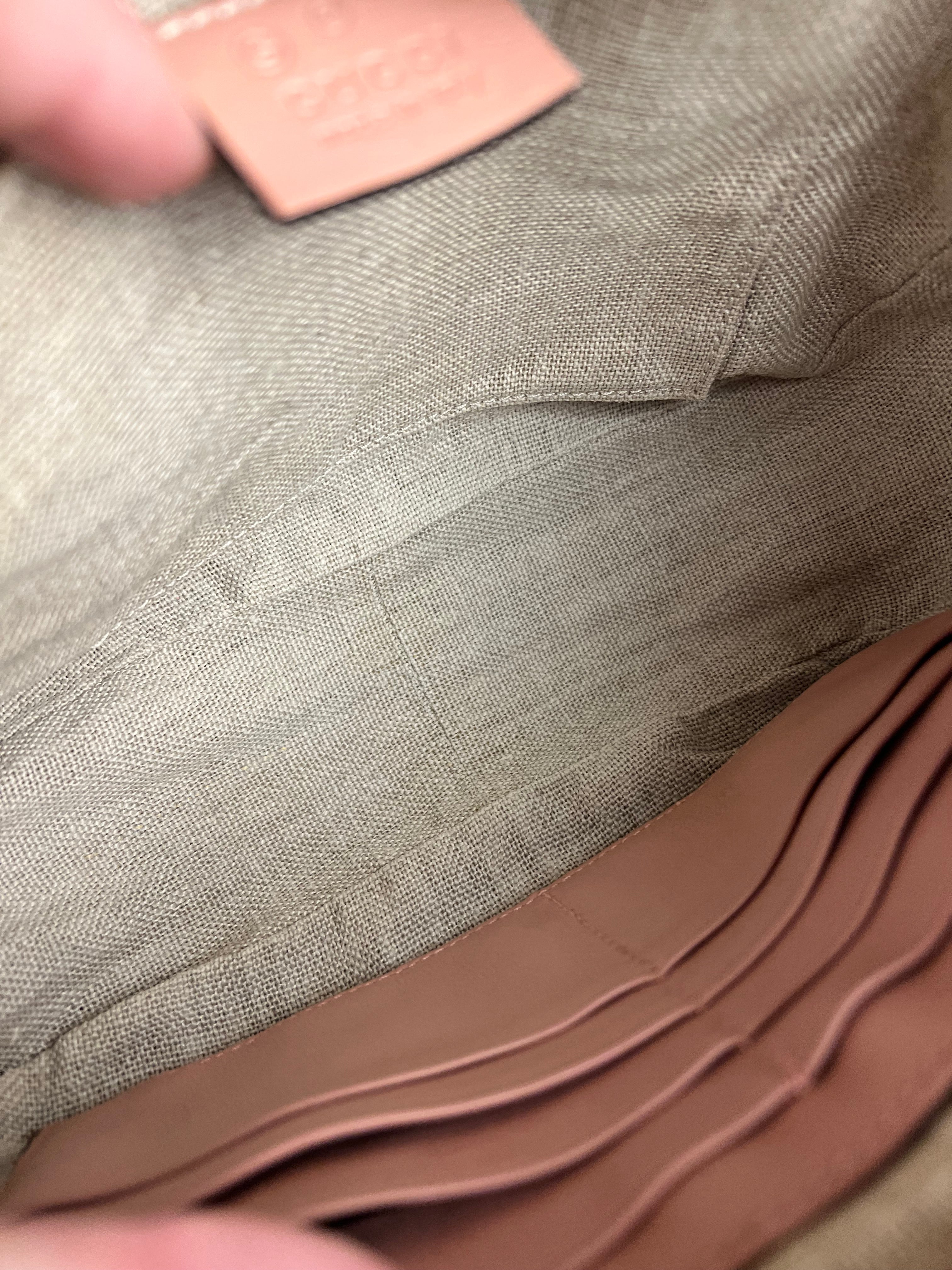 Gucci Bree Microguccissima Leather Camera Bag Pink