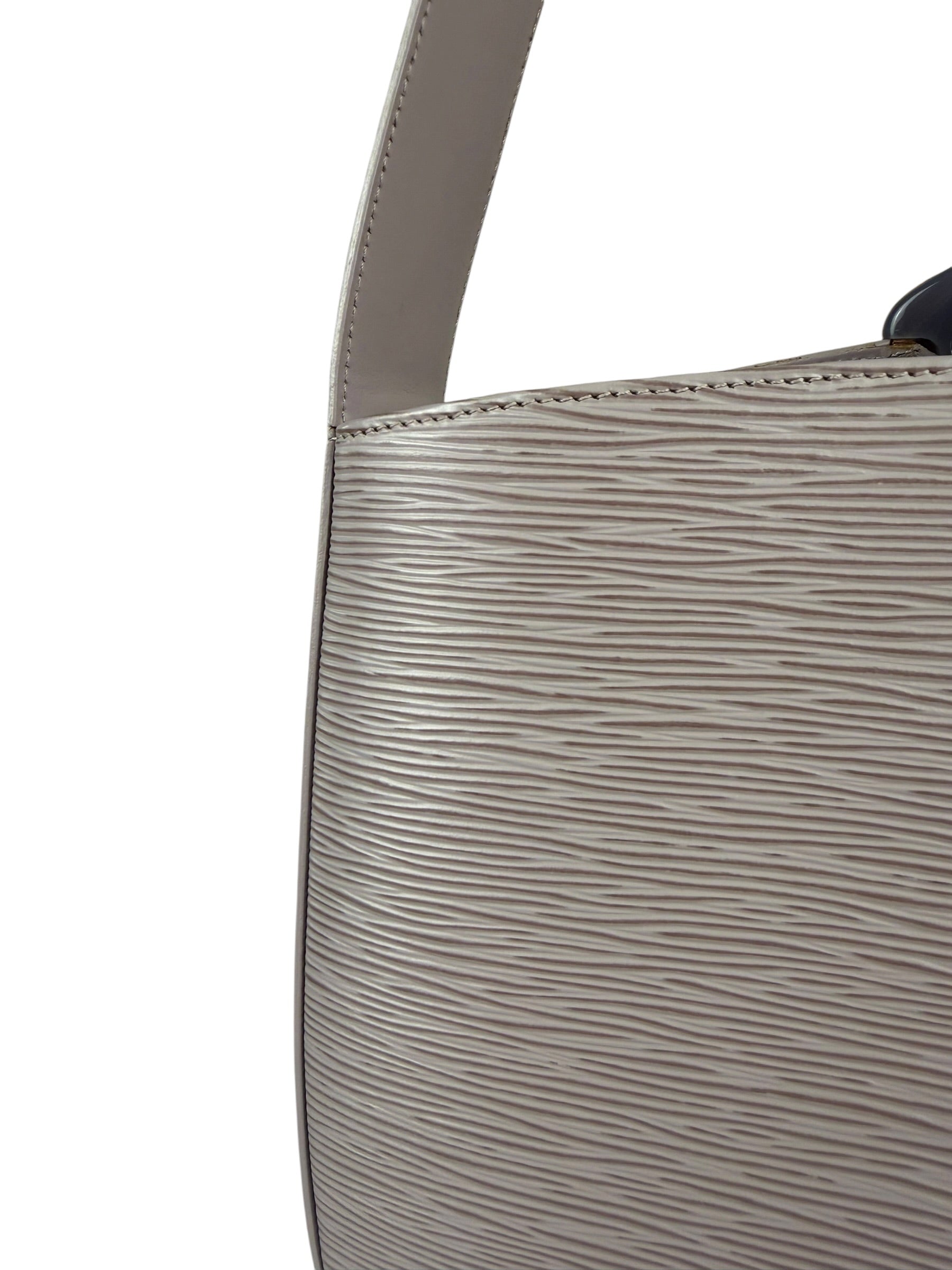 Louis Vuitton Lilac Epi Leather Reverie Hobo Bag