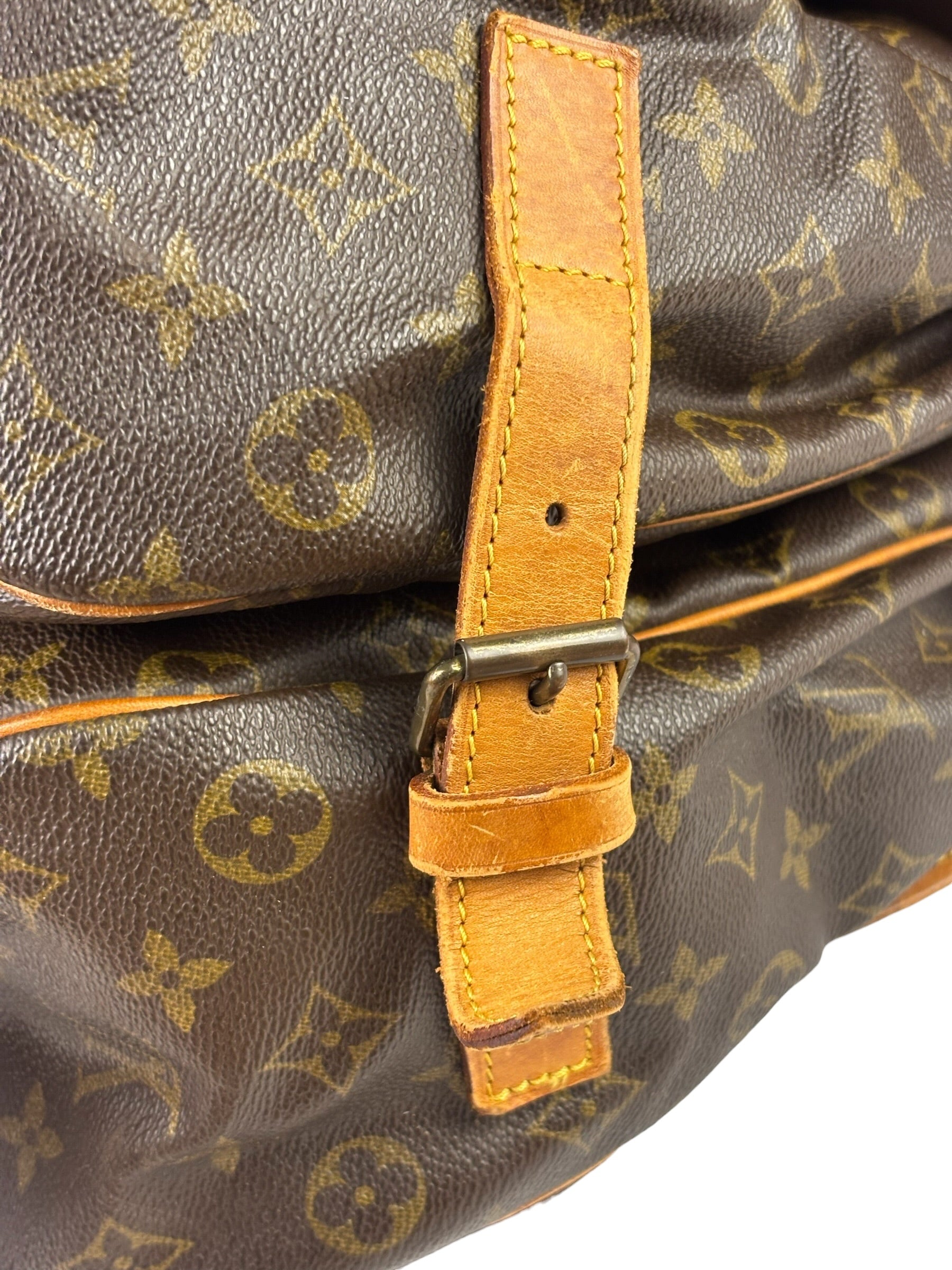 Louis Vuitton Monogram Saumur 43 Messenger Bag