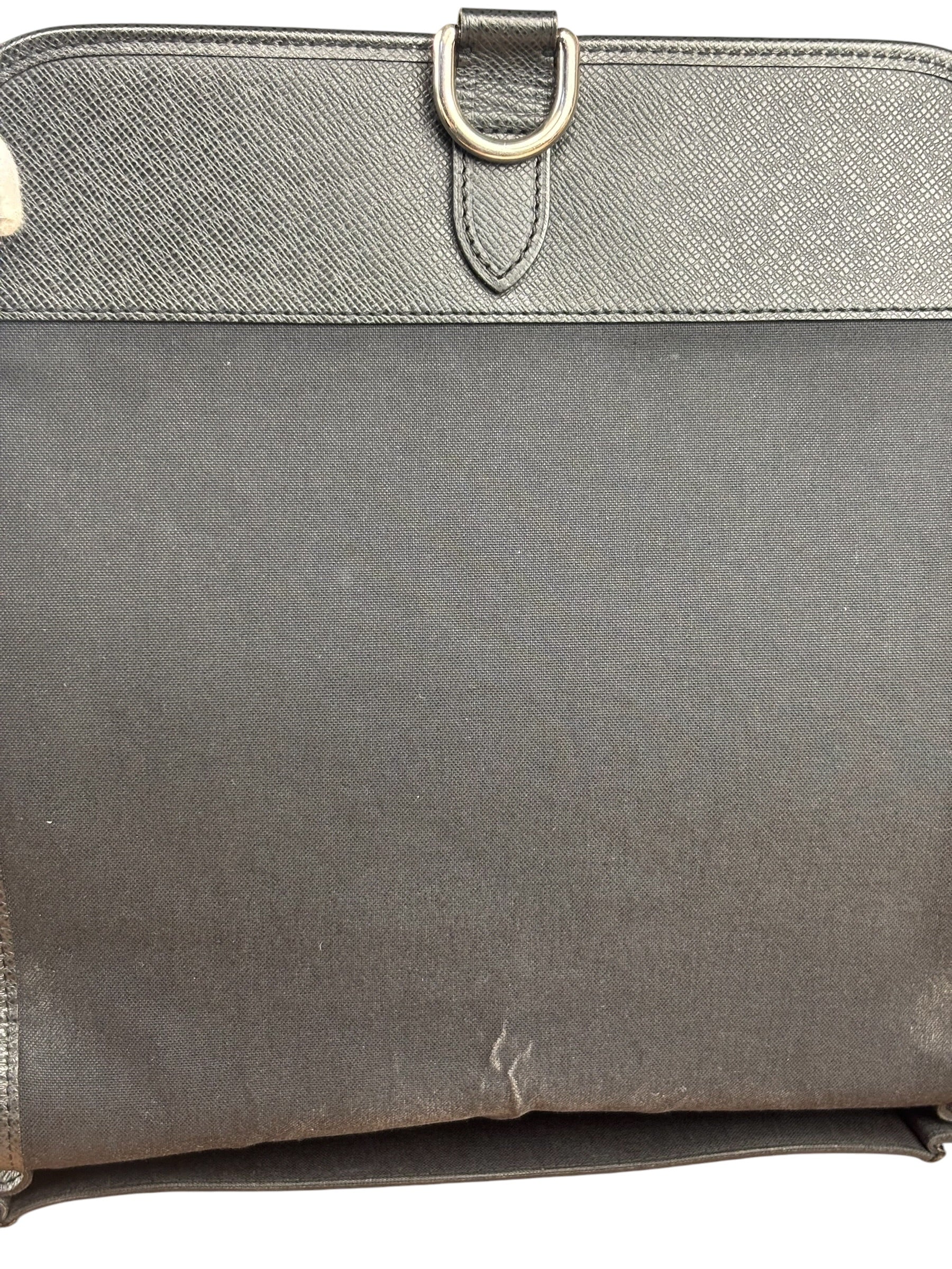 Louis Vuitton Black Leather Taiga Andrei Messenger Bag
