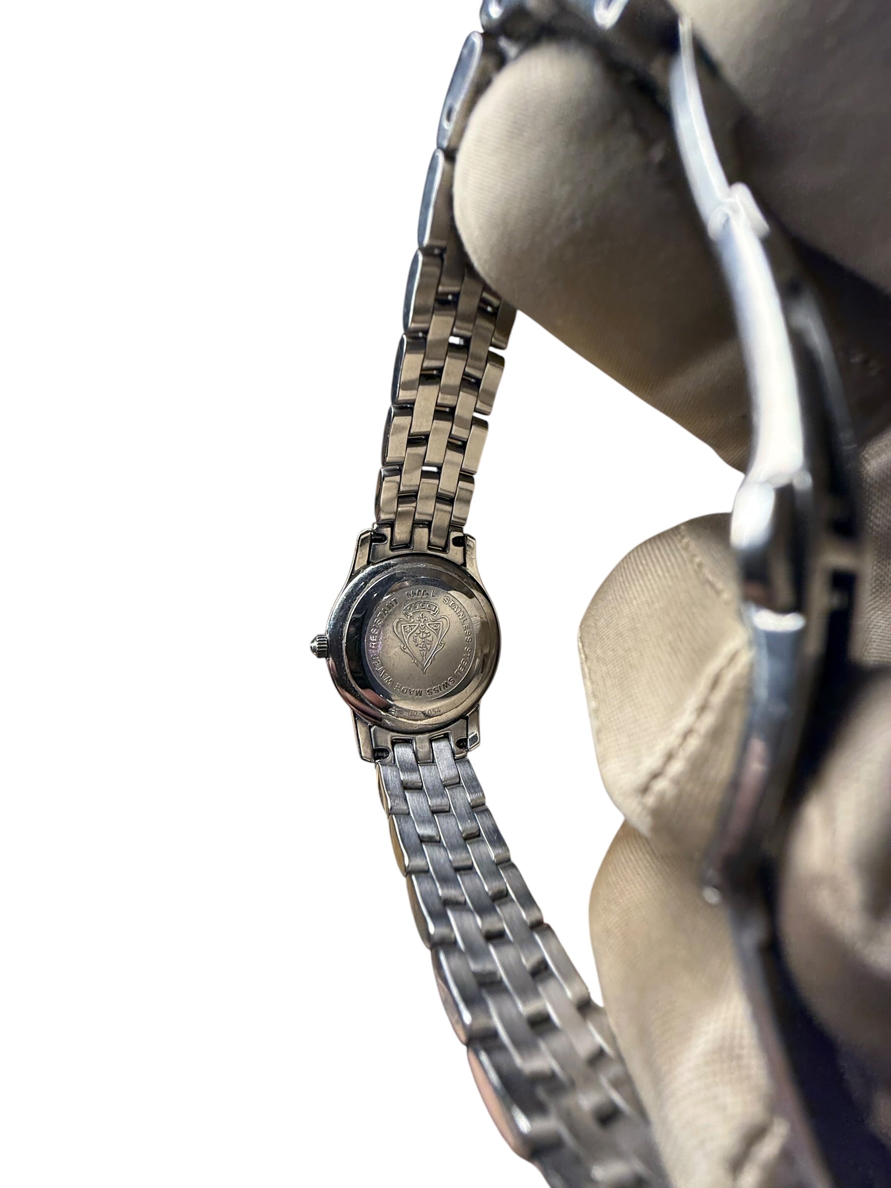 Gucci 5500L Silver Roman Dial