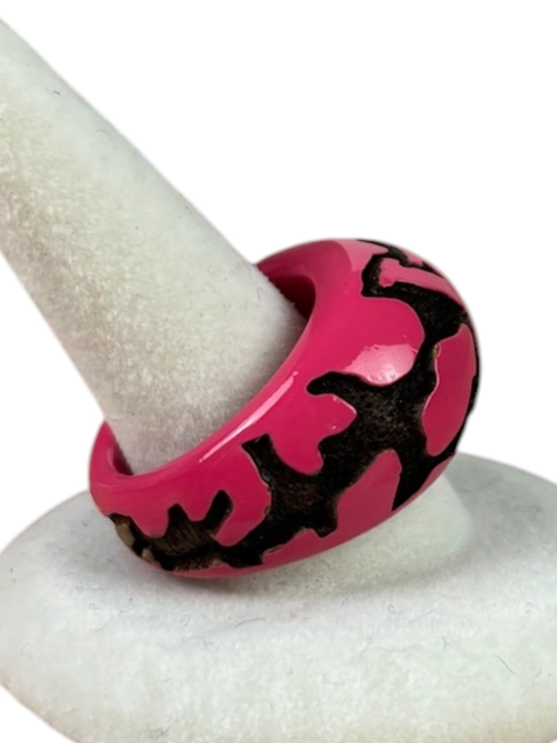 Louis Vuitton Pink GA0079 Leo Monogram Wood Ring M