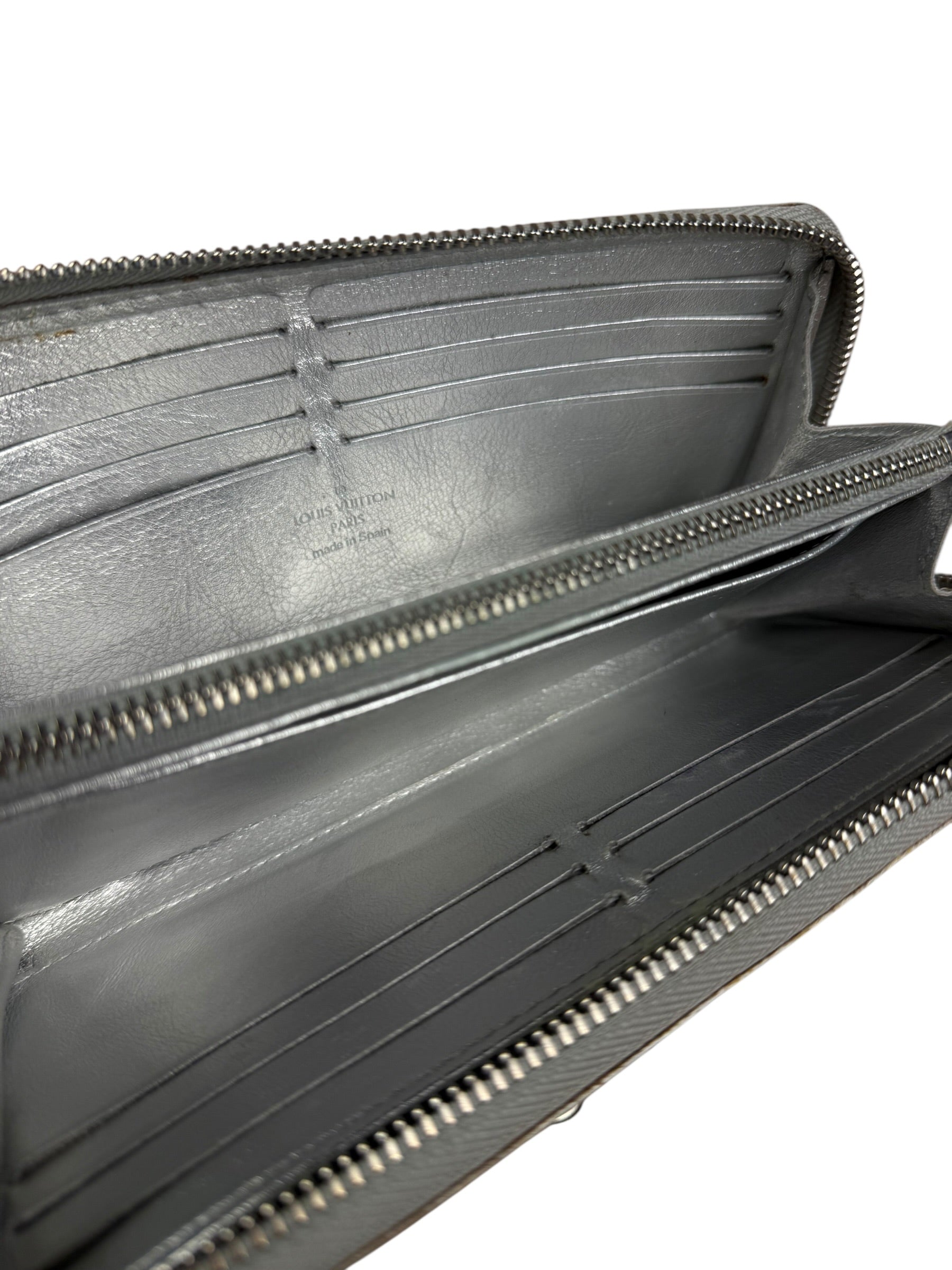 Louis Vuitton Vintage Suhali Silver Leather Zippy Wallet