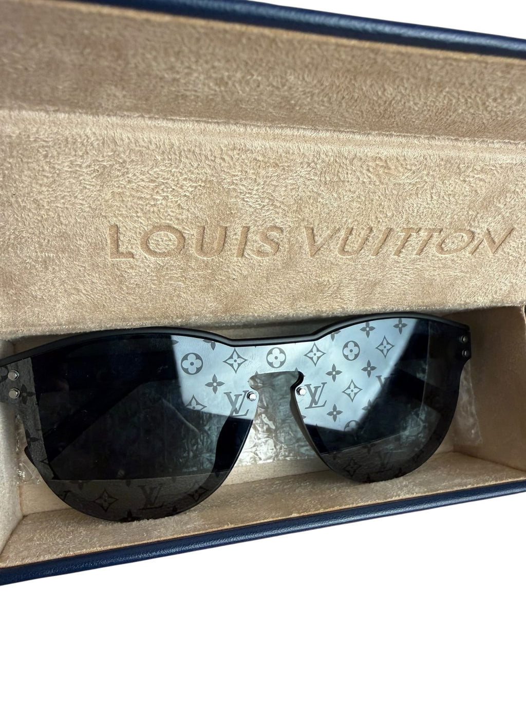Louis Vuitton LV Waimea Acetate Sunglasses Black