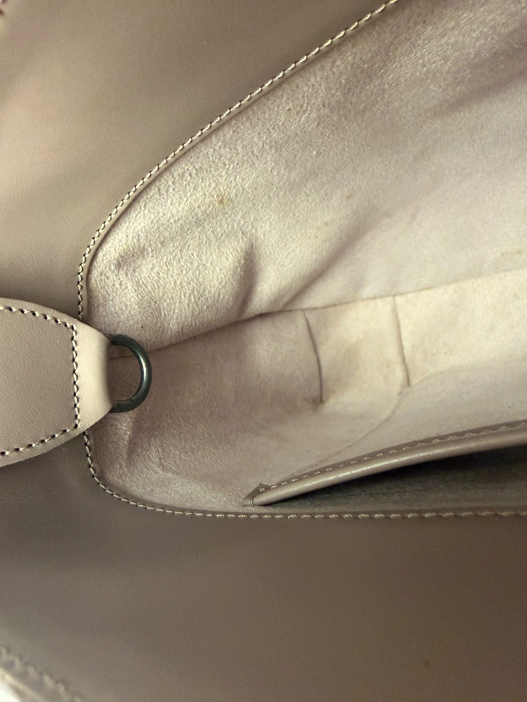 Louis Vuitton Lilac Epi Leather Reverie Hobo Bag