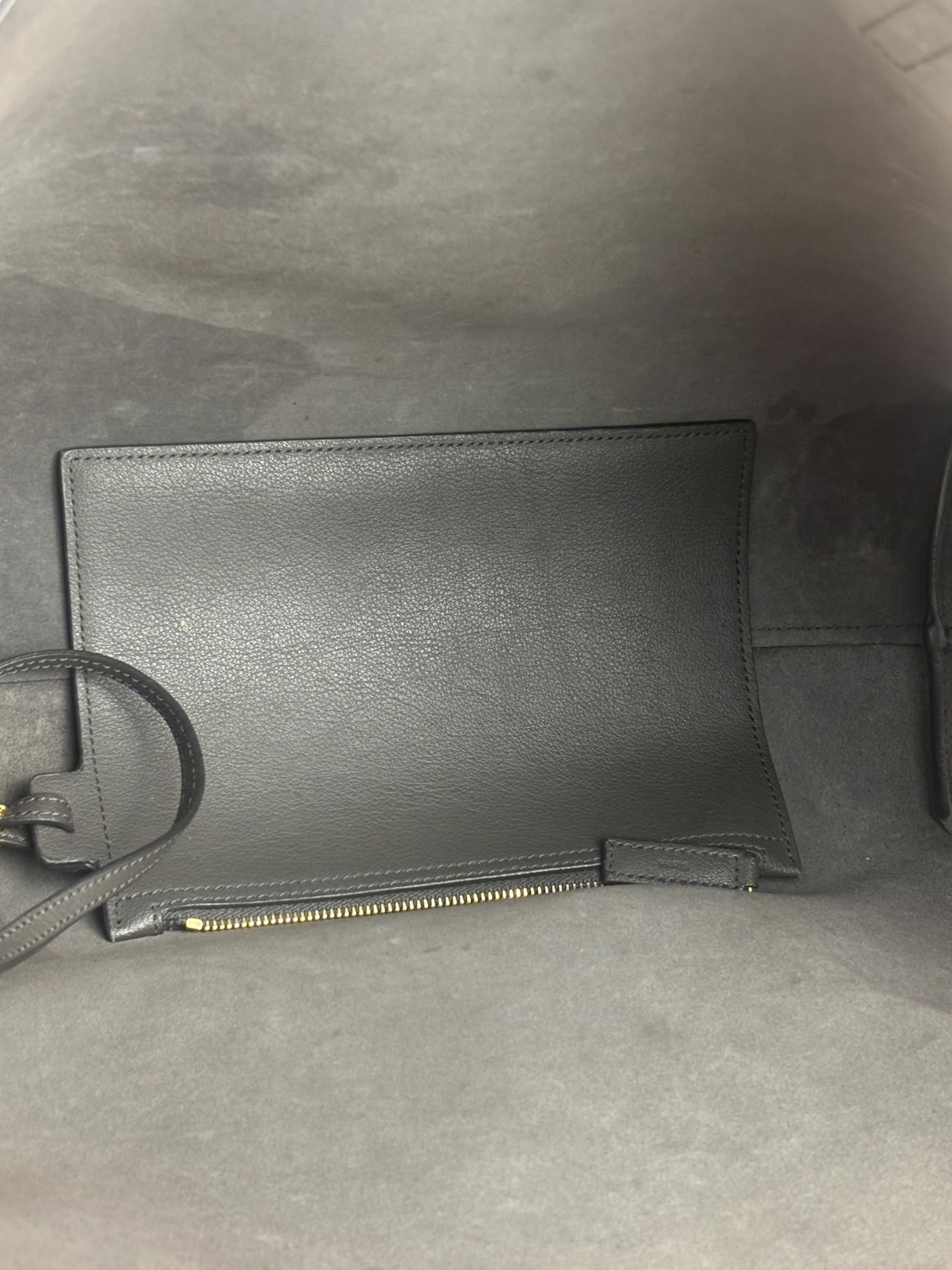 Yves Saint Laurent Leather East-West Shopping Tote Bag