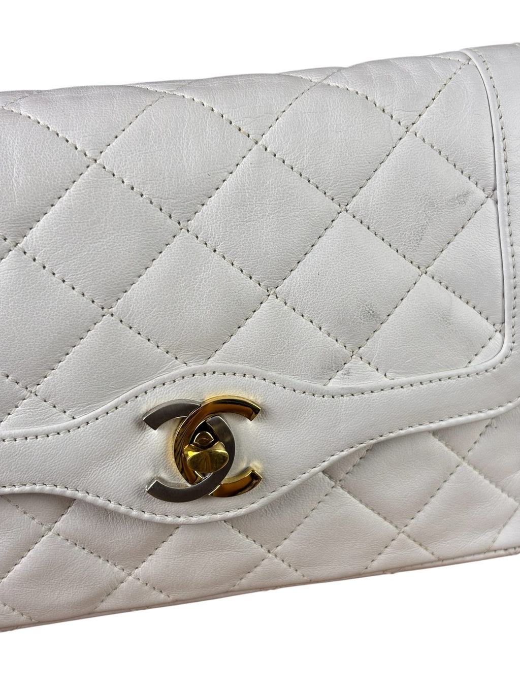 Chanel Vintage White Quilted Leather Flap Bag 1986