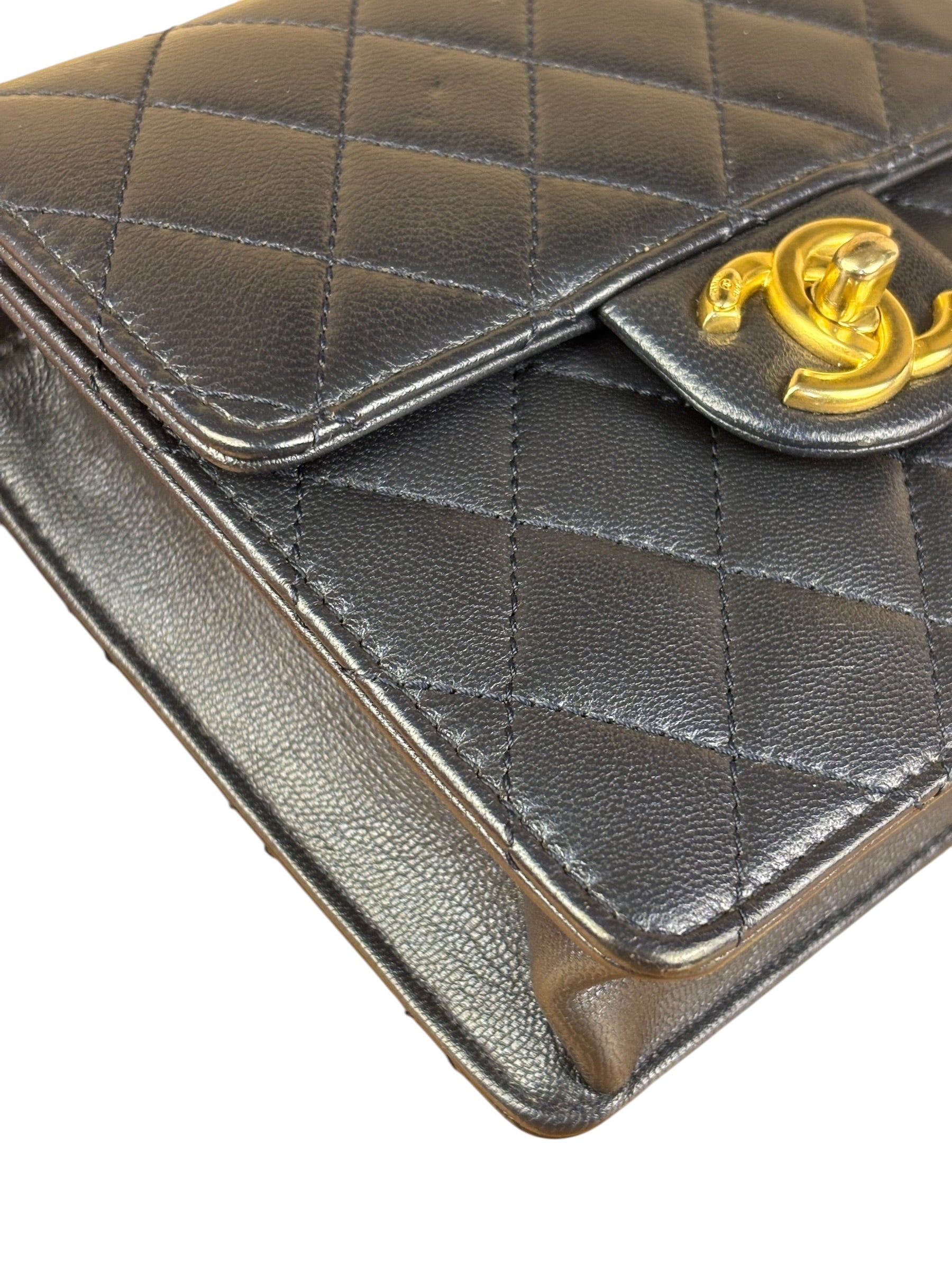 Chanel Chic Pearl Flap Shoulder/Crossbody Bag