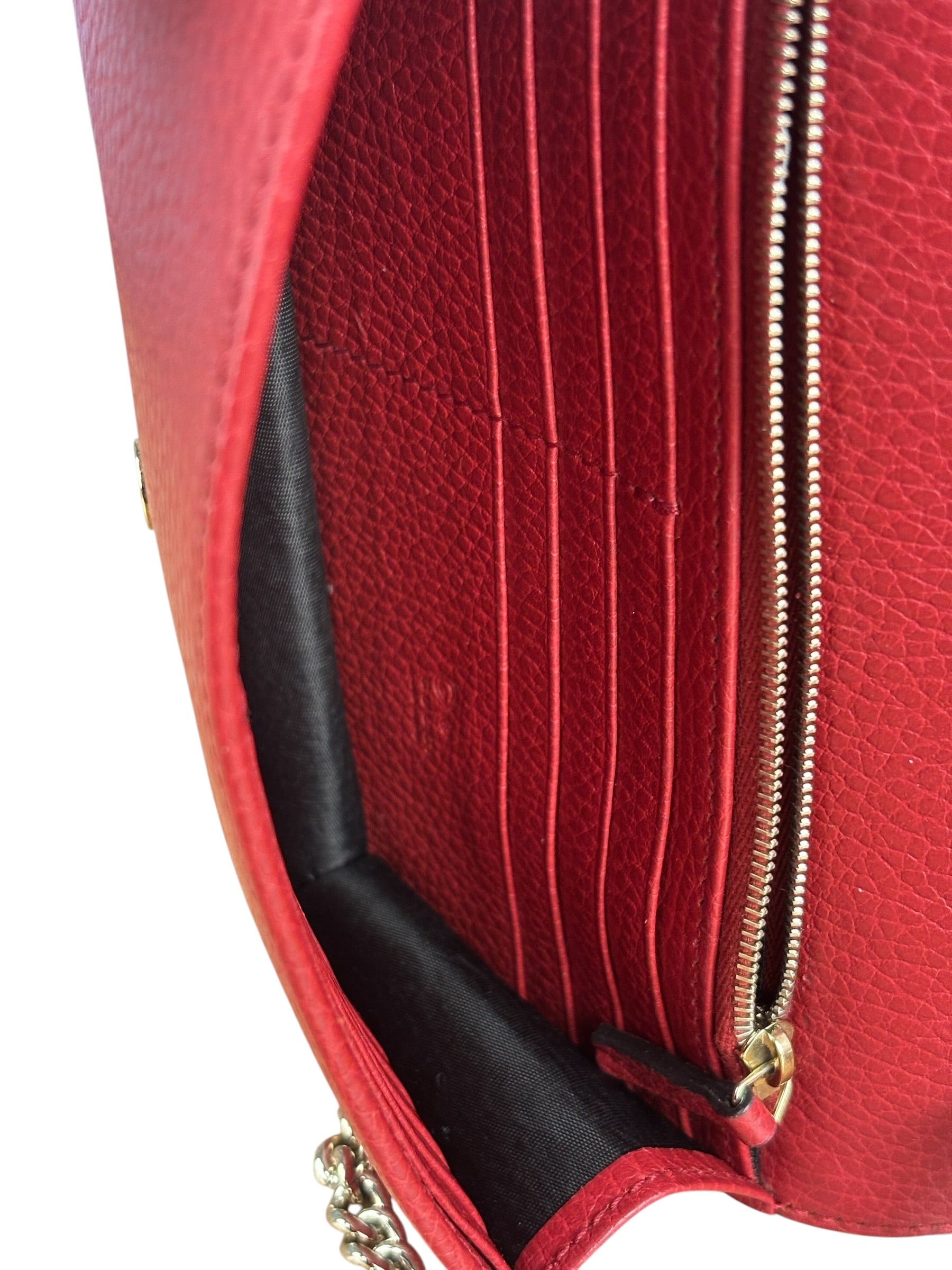 Gucci Red Interlocking G Wallet on Chain