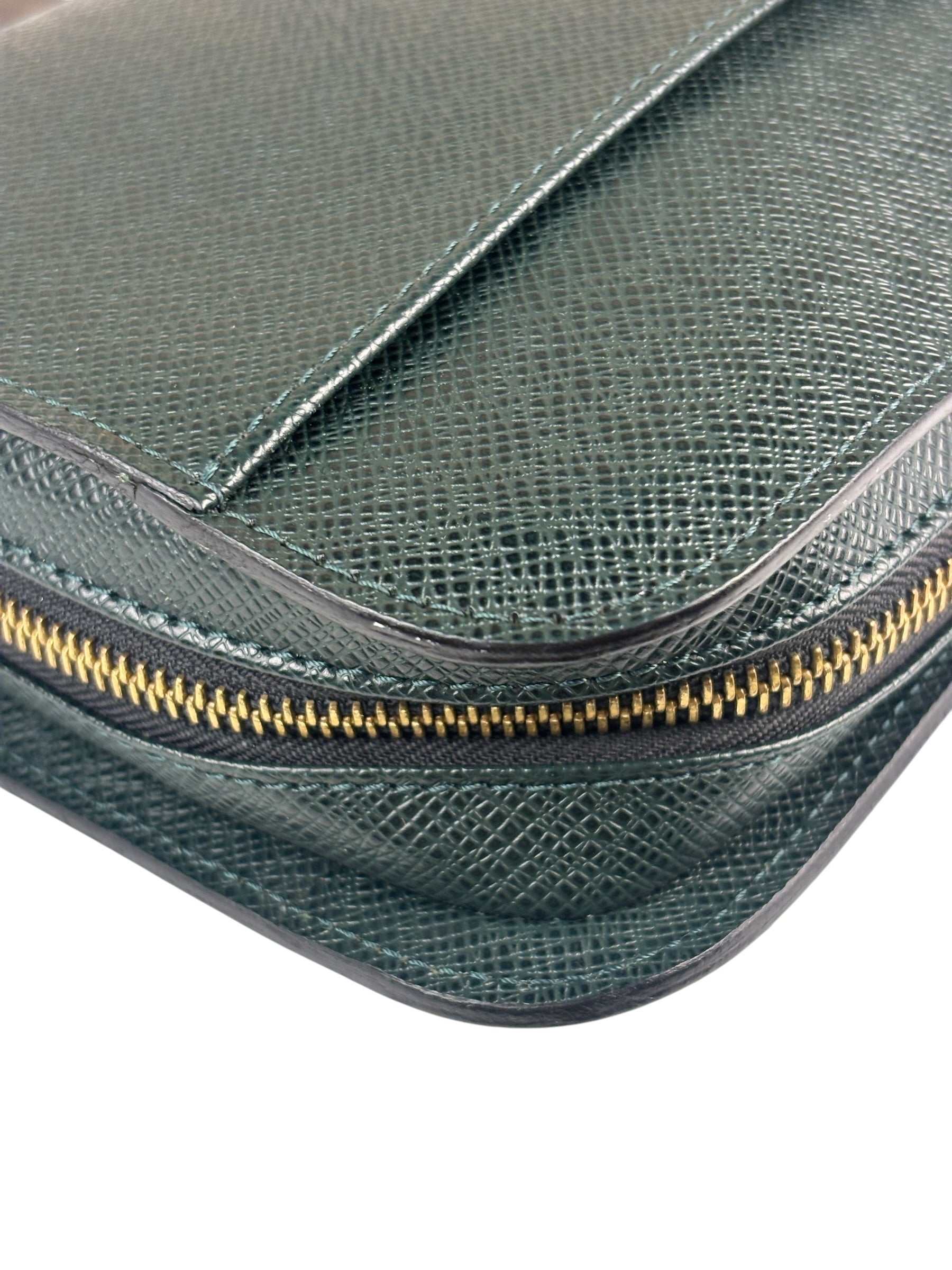 Louis Vuitton Green Taiga Leather Baikal Clutch
