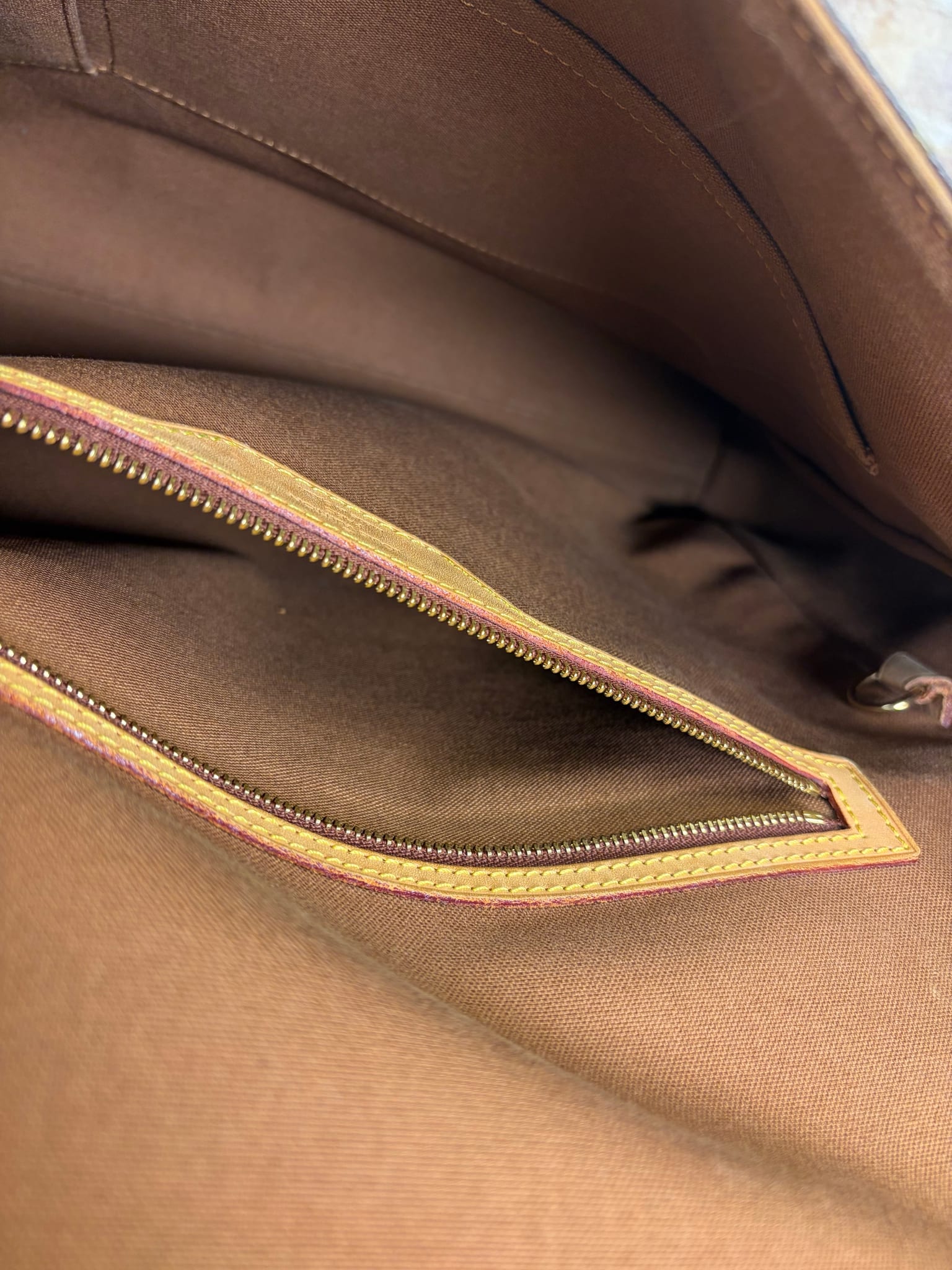 Louis Vuitton Monogram Abbesses Messenger Bag GM