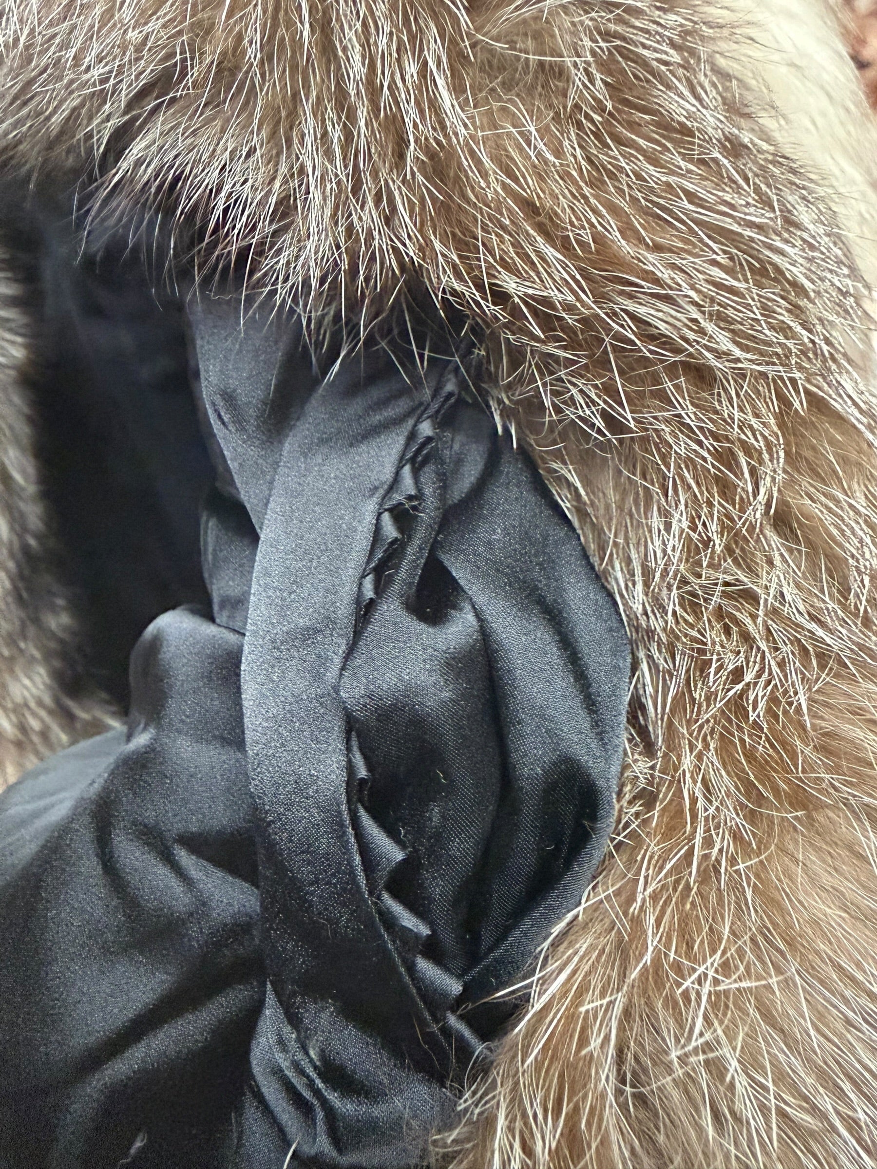 Vintage Accency Neutral-Toned Fox Fur Coat