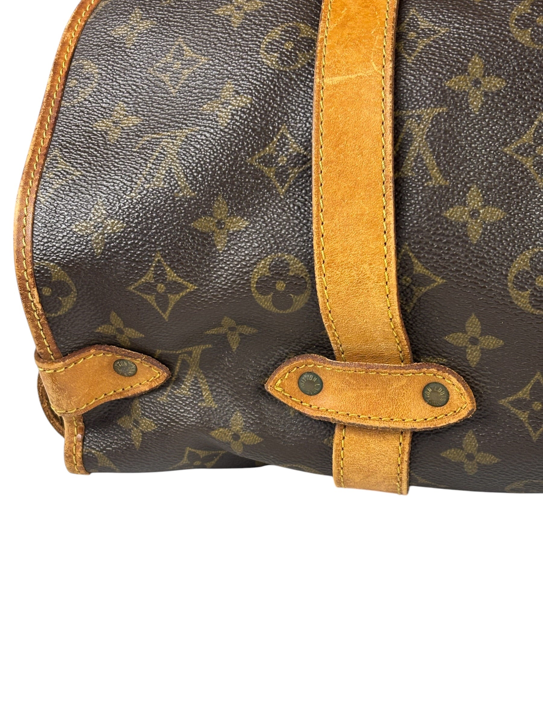 Louis Vuitton Monogram Saumur 43 Messenger Bag