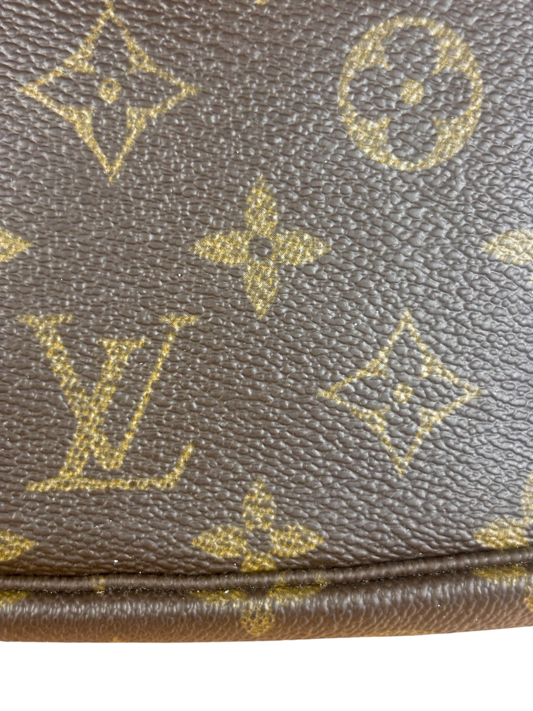 Louis Vuitton Vintage Monogram Pochette