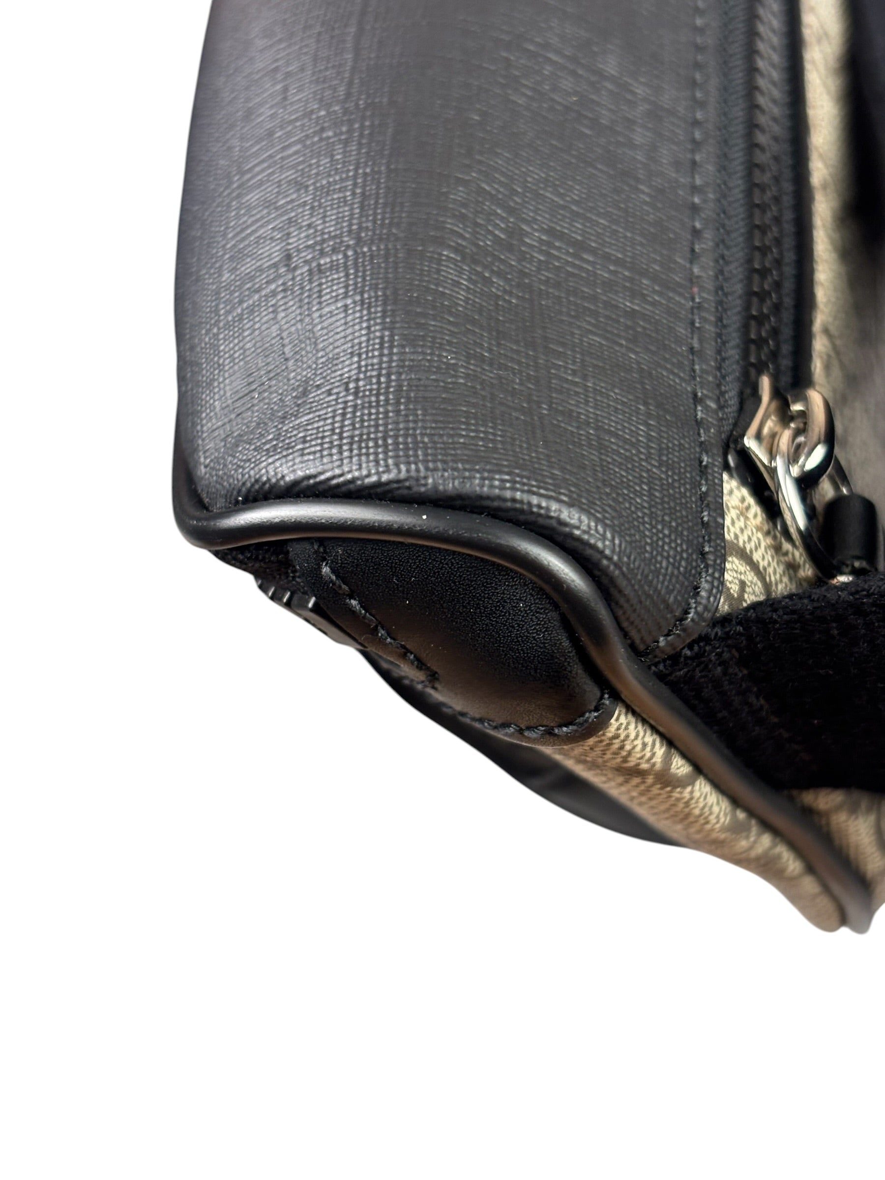 Gucci Beige/Black Leather GG Eden Belt Bag