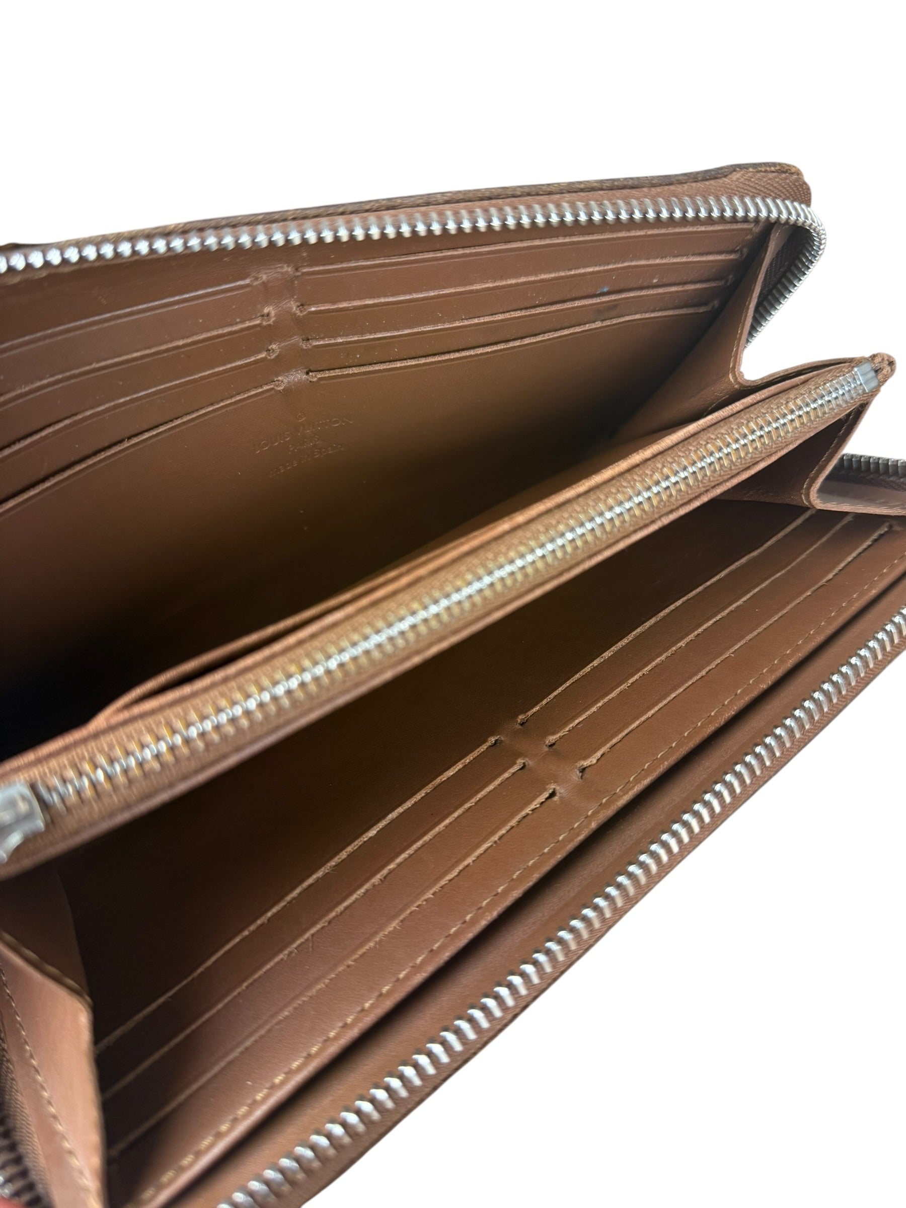 Louis Vuitton Brown Leather Suhali Zippy Wallet