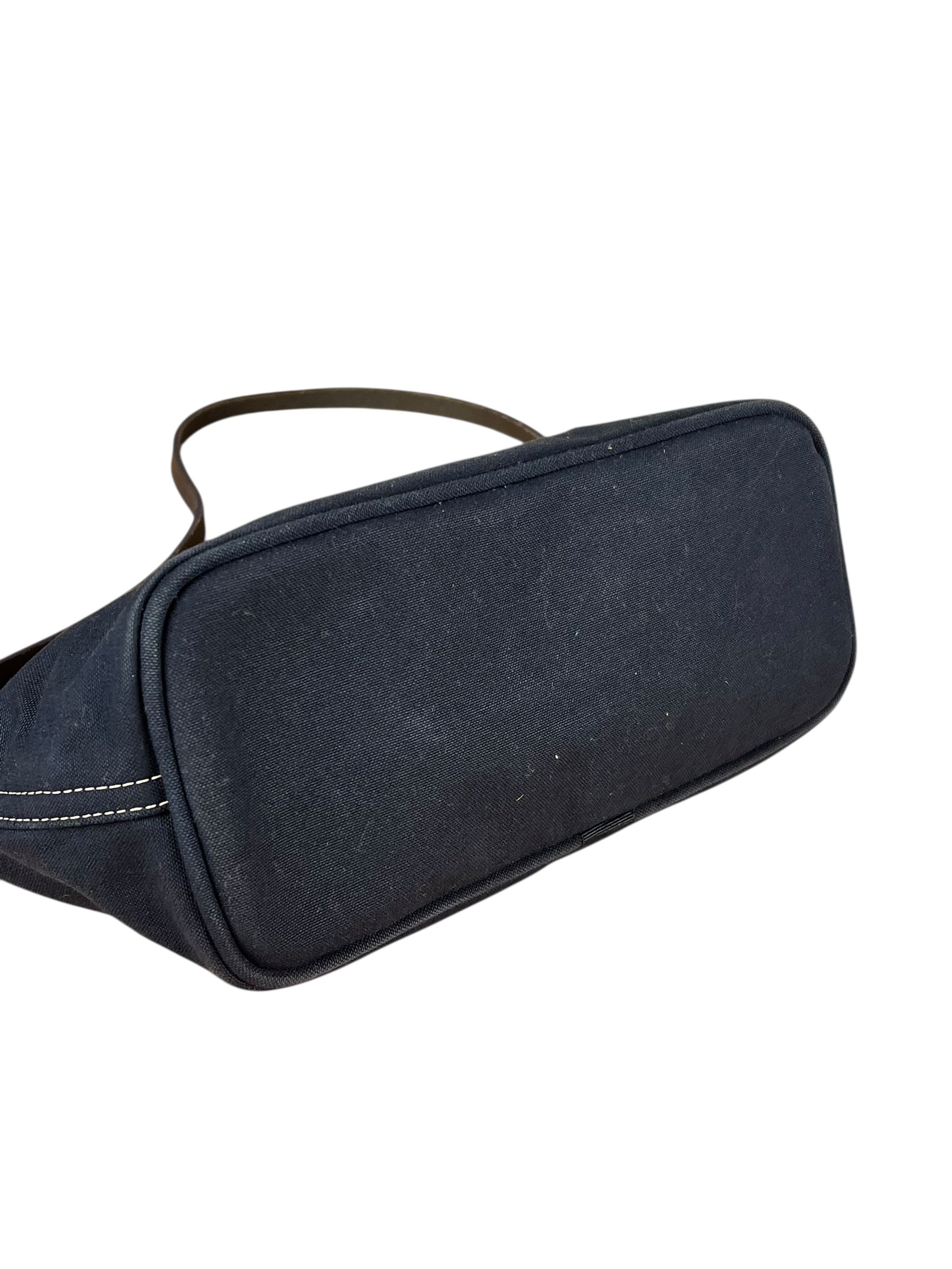 Fendi Vintage Navy Wave Buckle Pochette