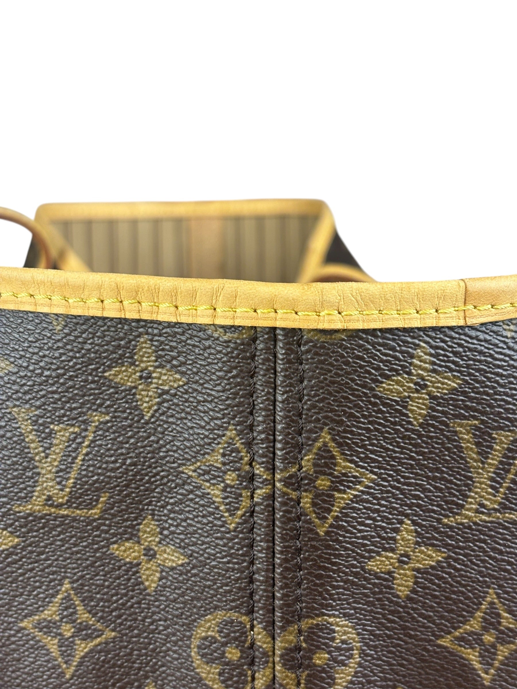 Louis Vuitton Monogram Neverfull Tote Bag GM