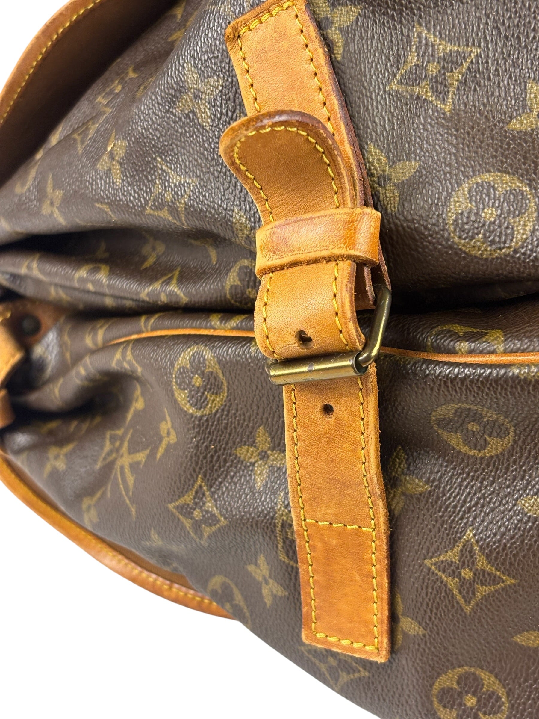 Louis Vuitton Monogram Saumur 43 Messenger Bag