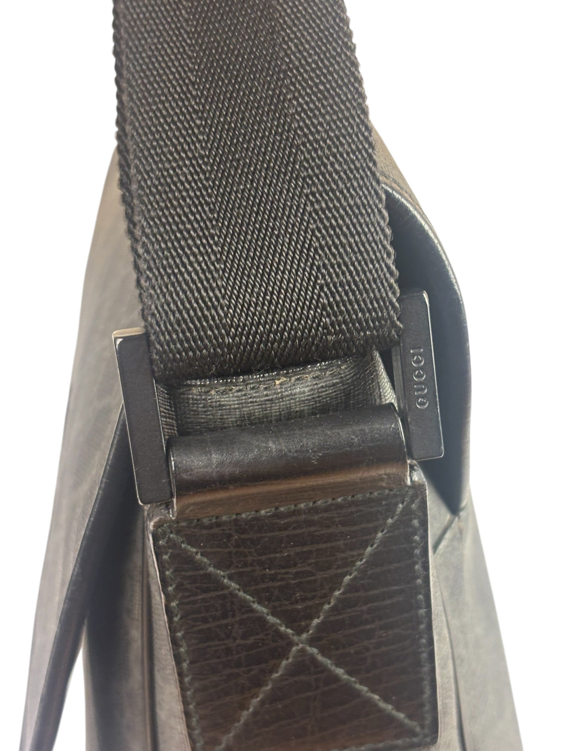 Gucci Grey/Black Leather GG Supreme Messenger Bag