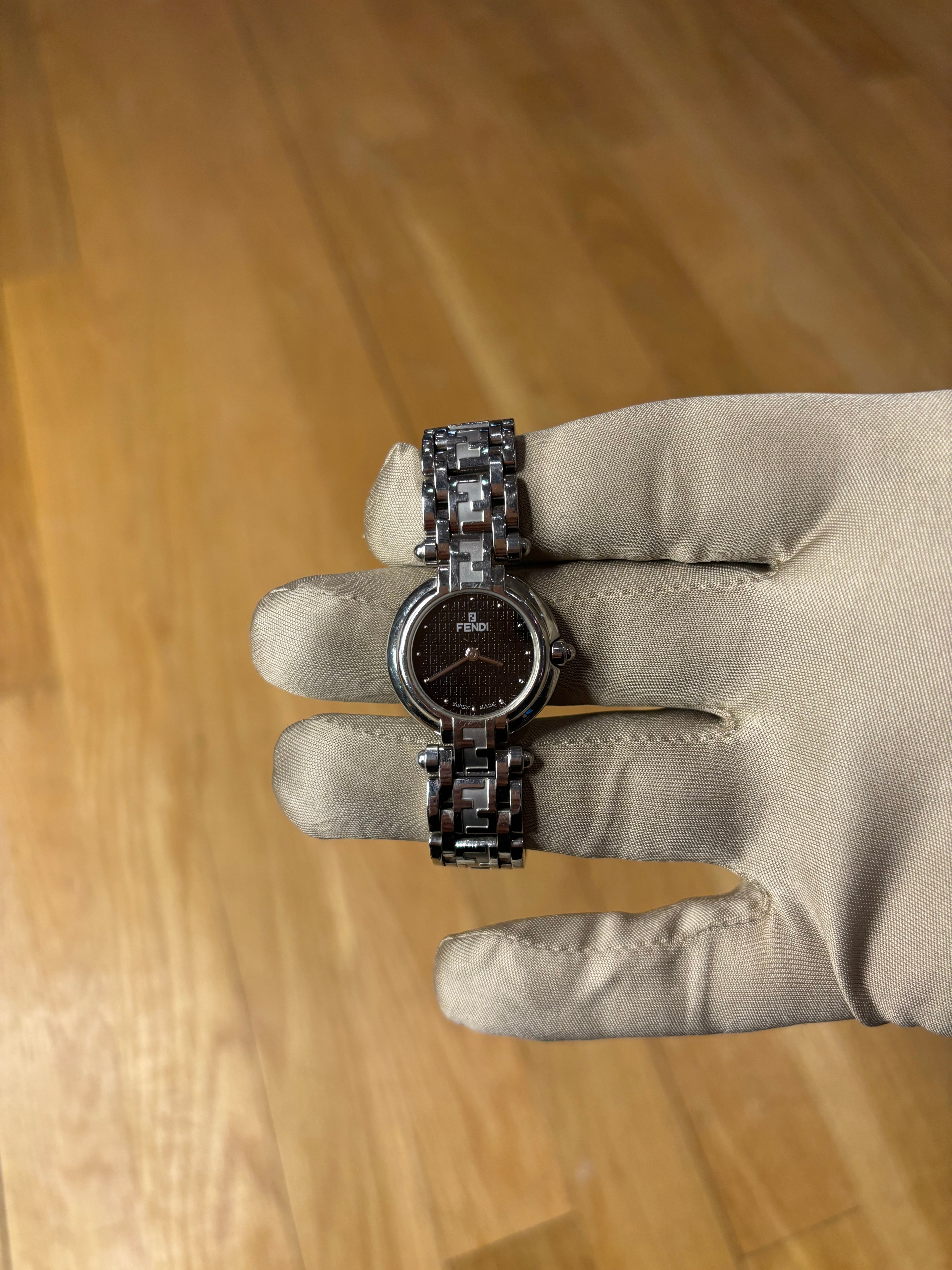 Fendi Black Circle Dial Stainless Band