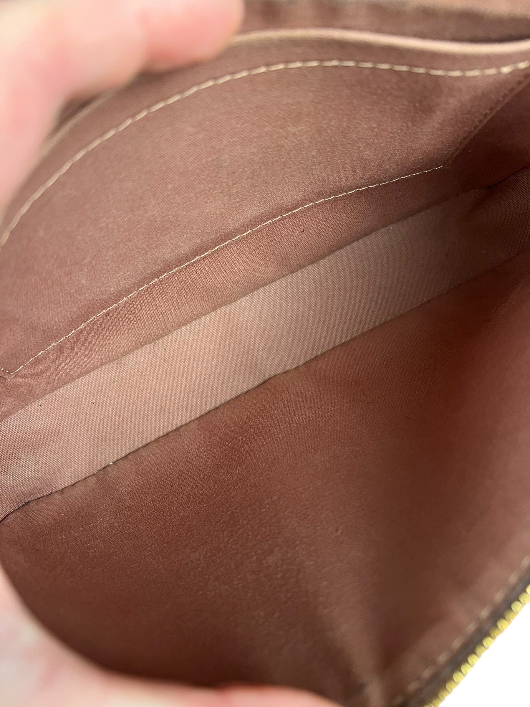 Louis Vuitton Monogram Vernis Pochette Beige