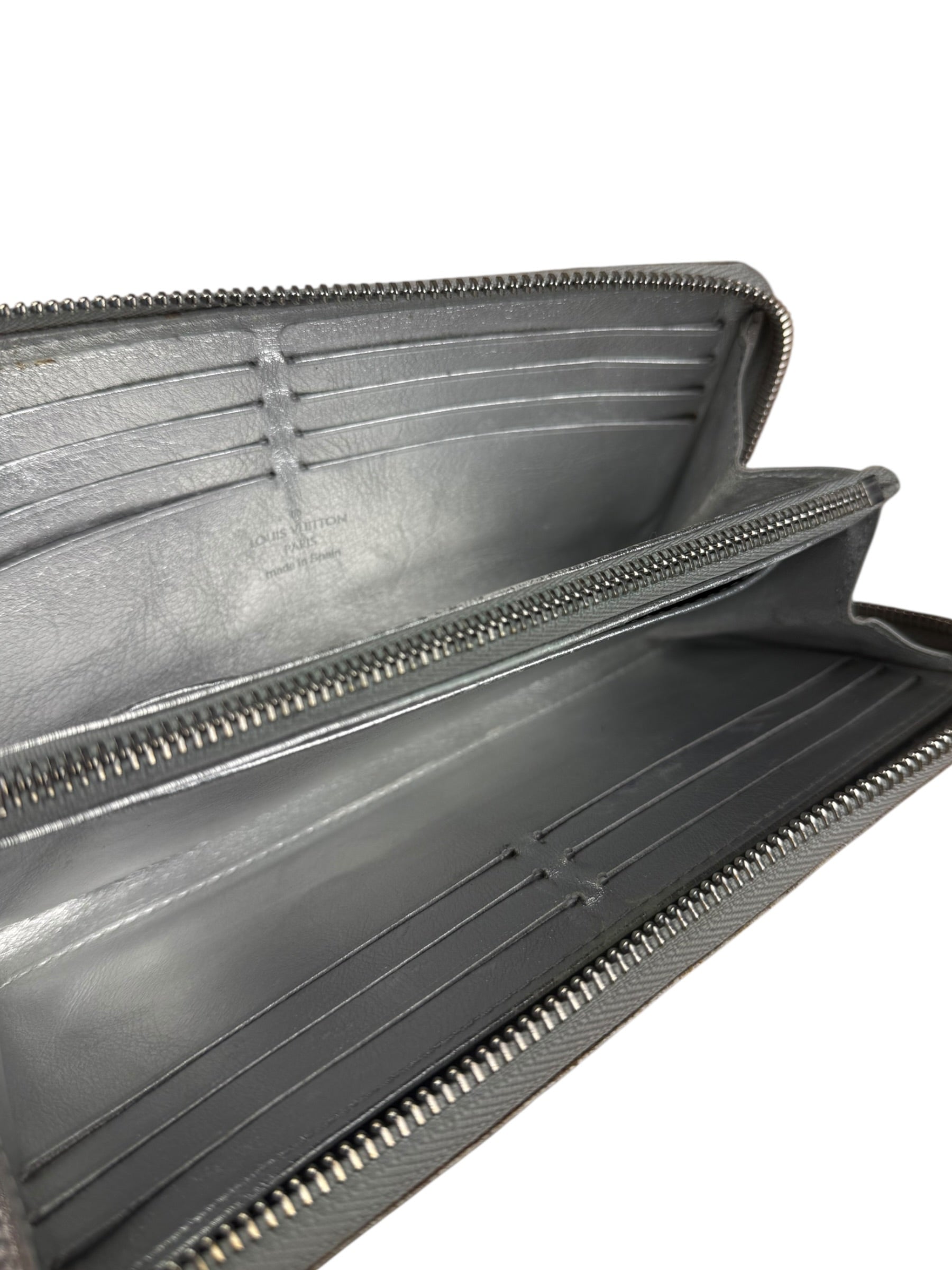 Louis Vuitton Vintage Suhali Silver Leather Zippy Wallet