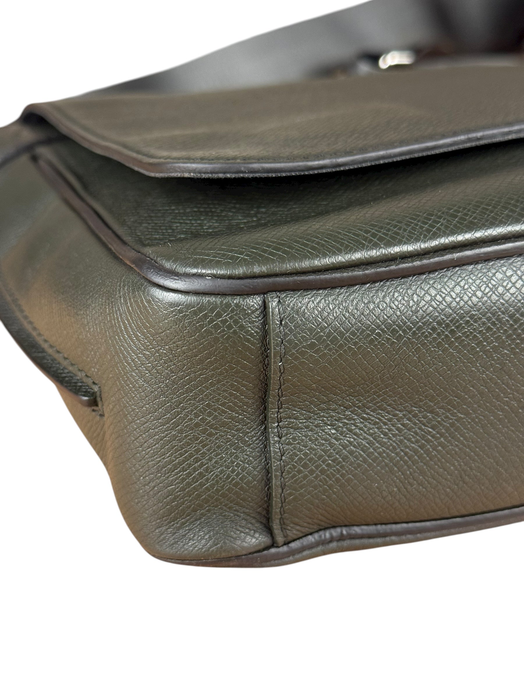 Louis Vuitton Taiga Roman MM Crossbody