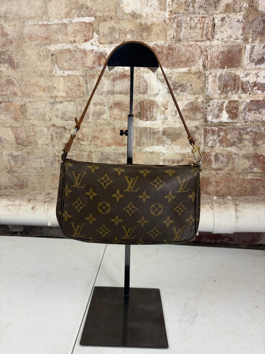 Louis Vuitton Monogram Pochette