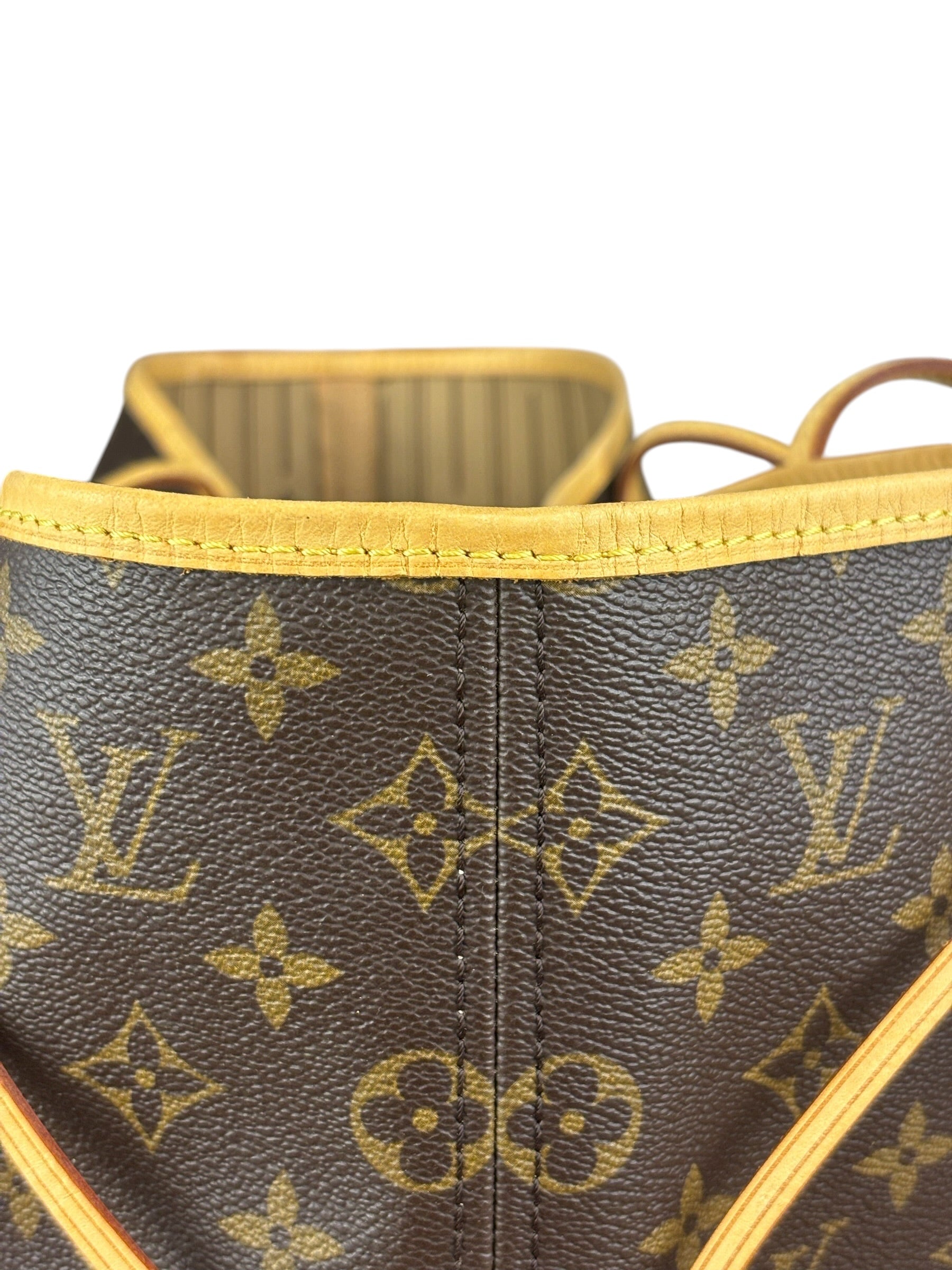 Louis Vuitton Monogram Neverfull Tote Bag GM