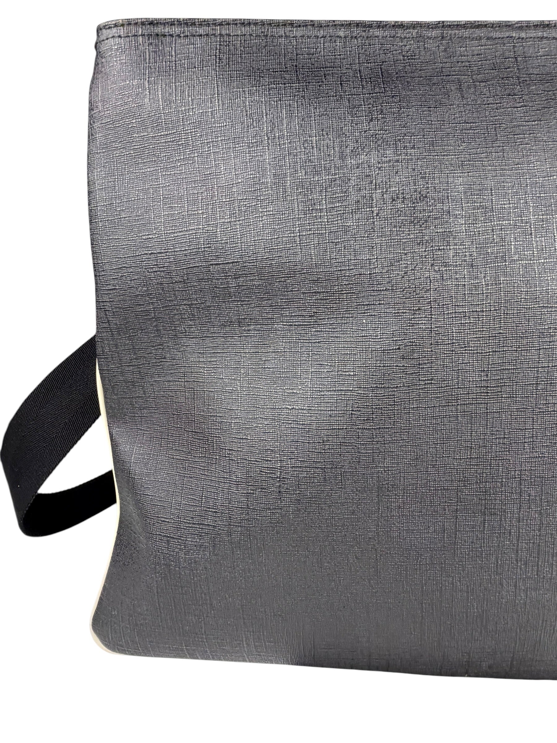 Gucci Vintage Black Leather Flat Messenger Shoulder Bag
