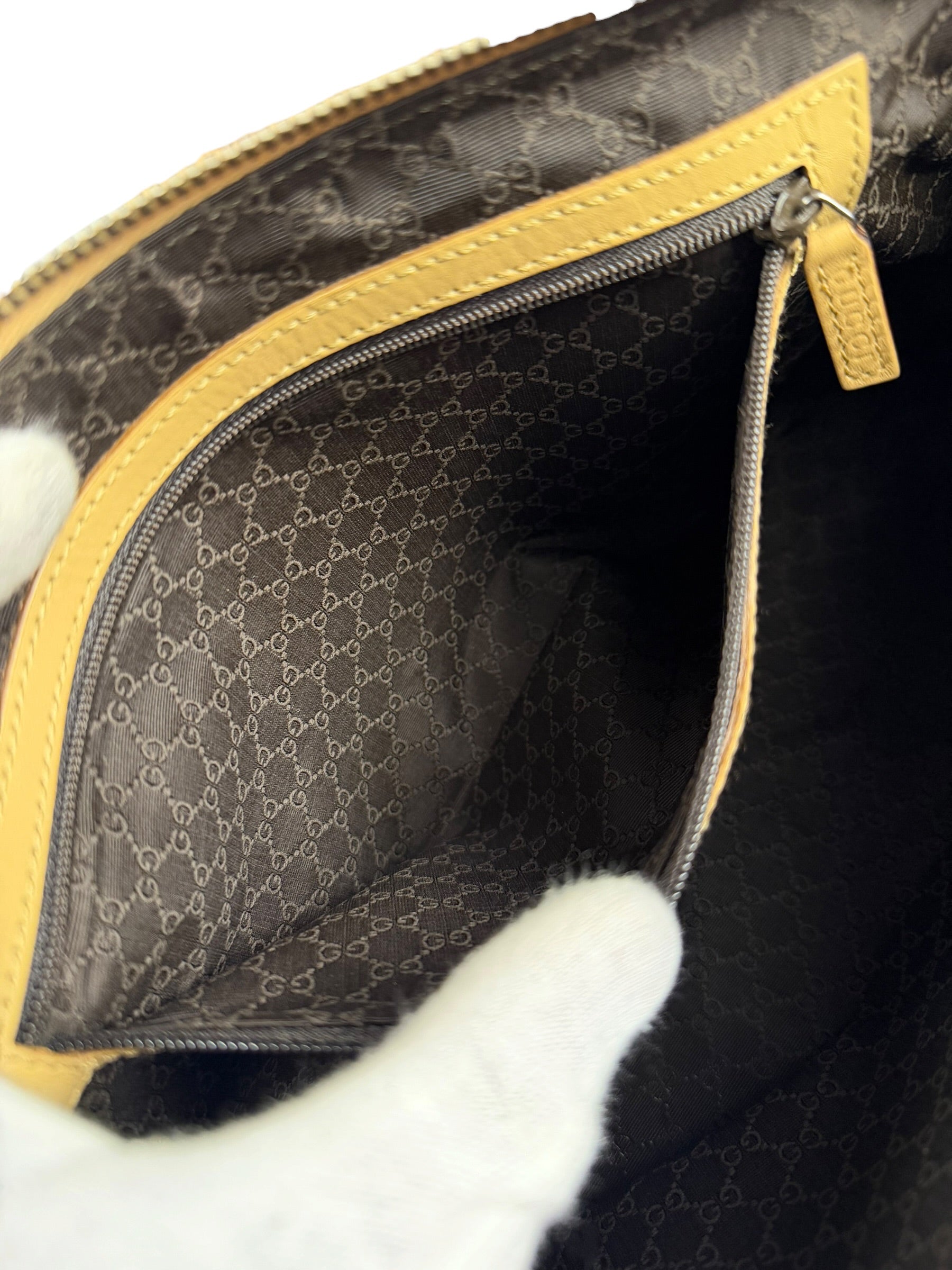 Gucci Vintage Leather Shoulder Bag