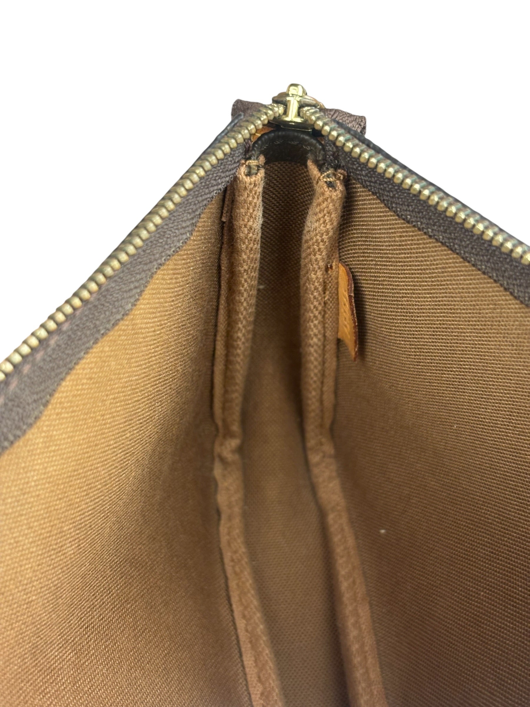 Louis Vuitton Graffiti Canvas Monogram White Spray-Paint Pochette